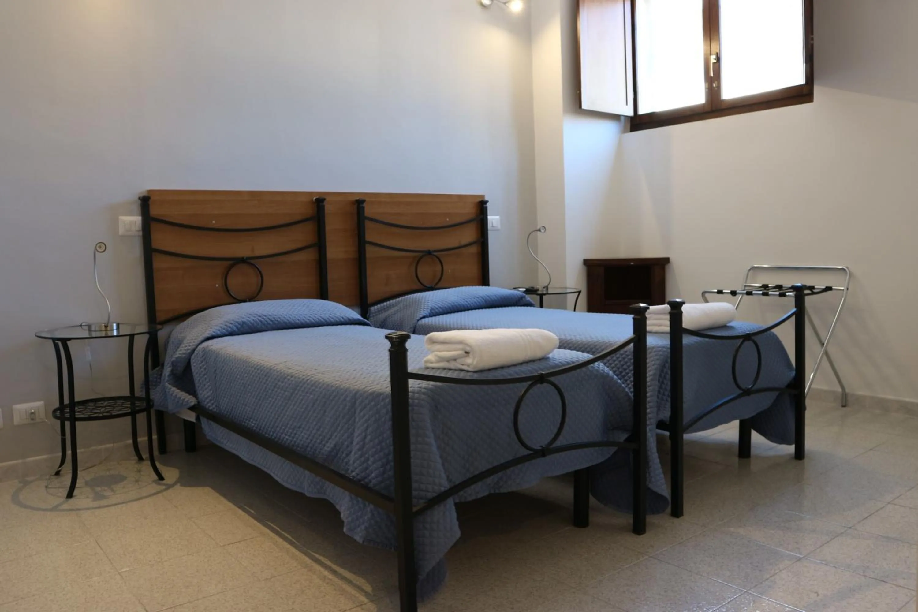 Photo of the whole room, Bed in Hotel Viterbo Inn