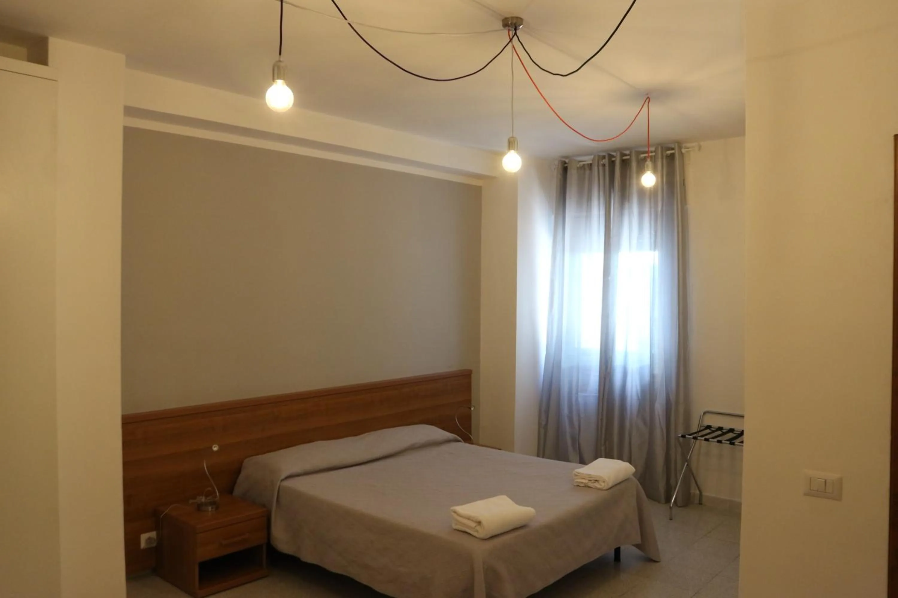 Photo of the whole room, Bed in Hotel Viterbo Inn