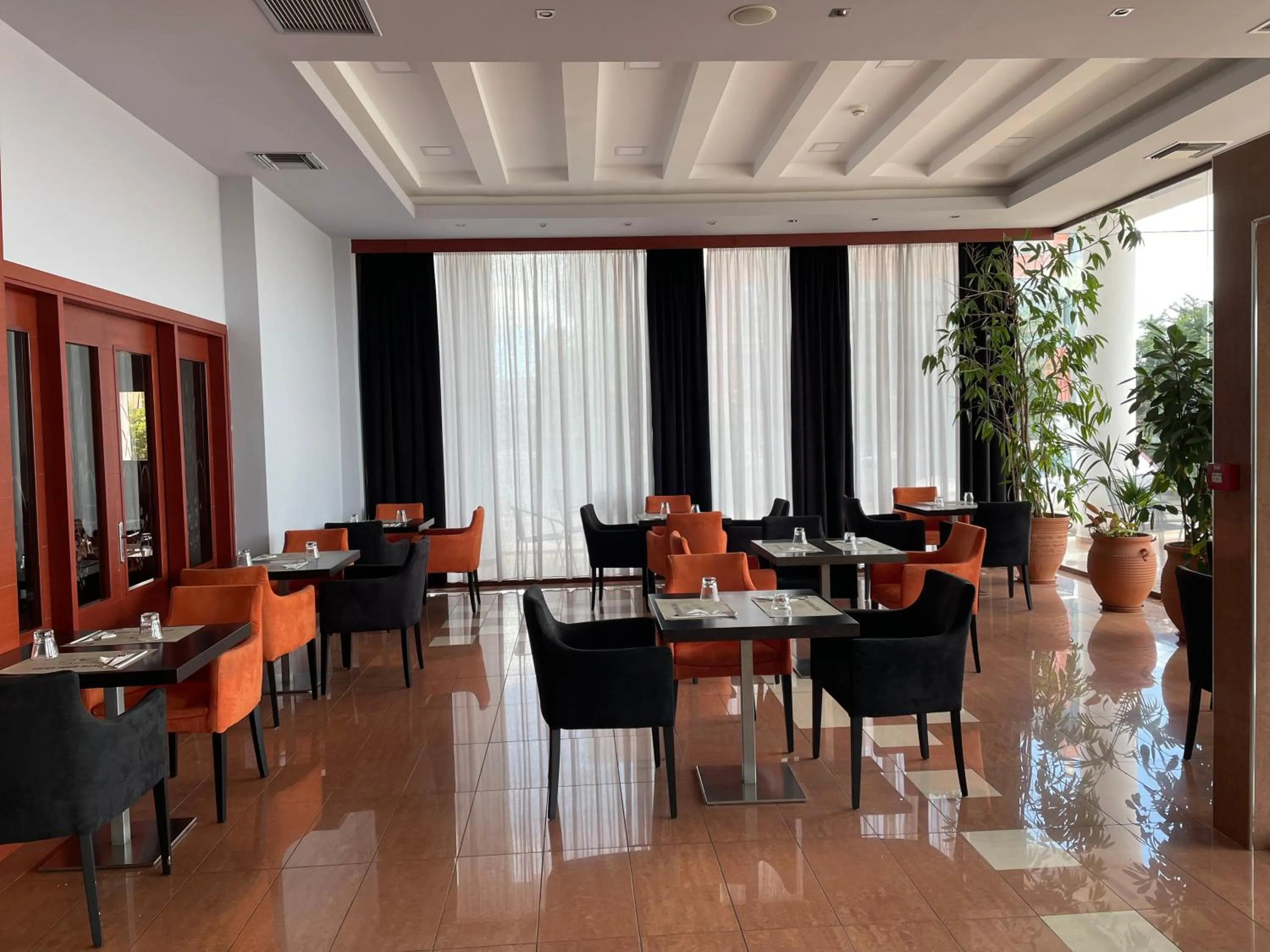 Restaurant/places to eat in Perinthos Hotel