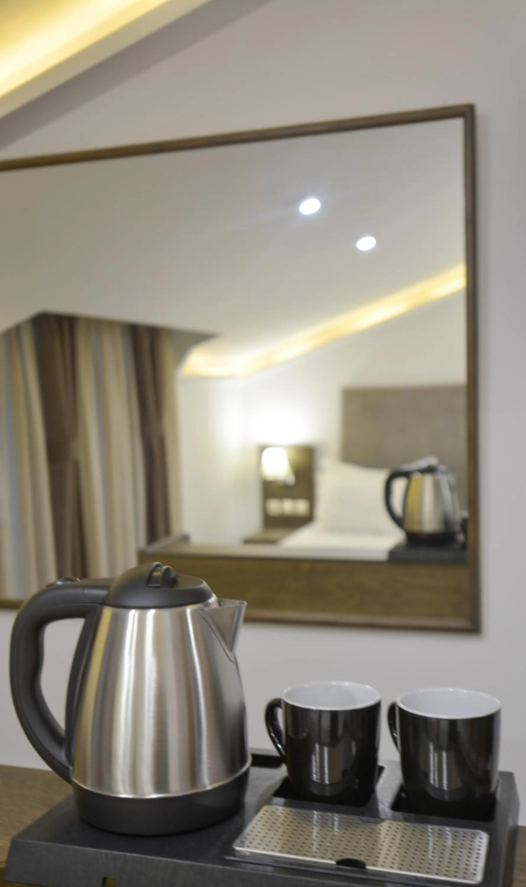 Coffee/tea facilities in Perinthos Hotel