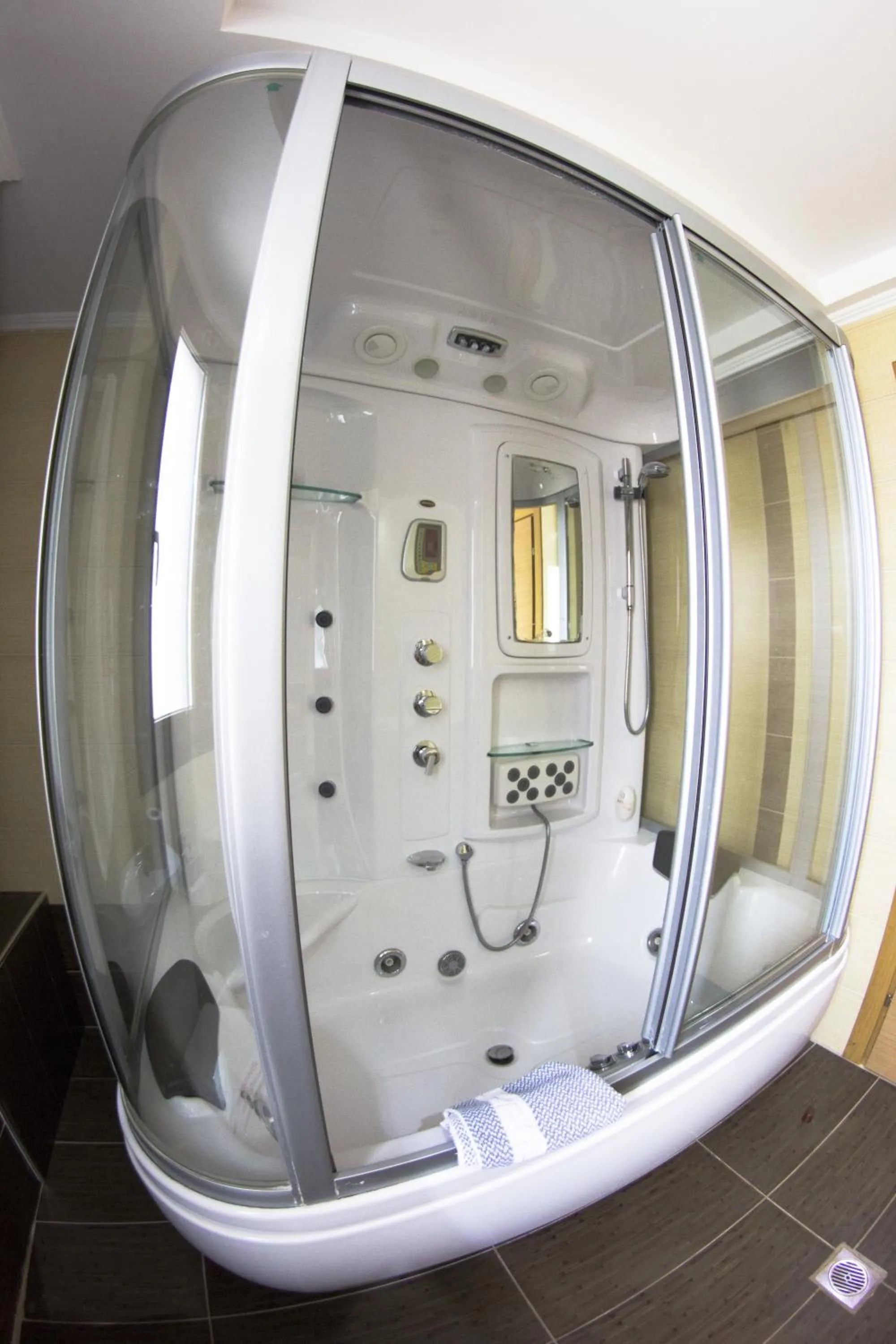 Shower in Perinthos Hotel