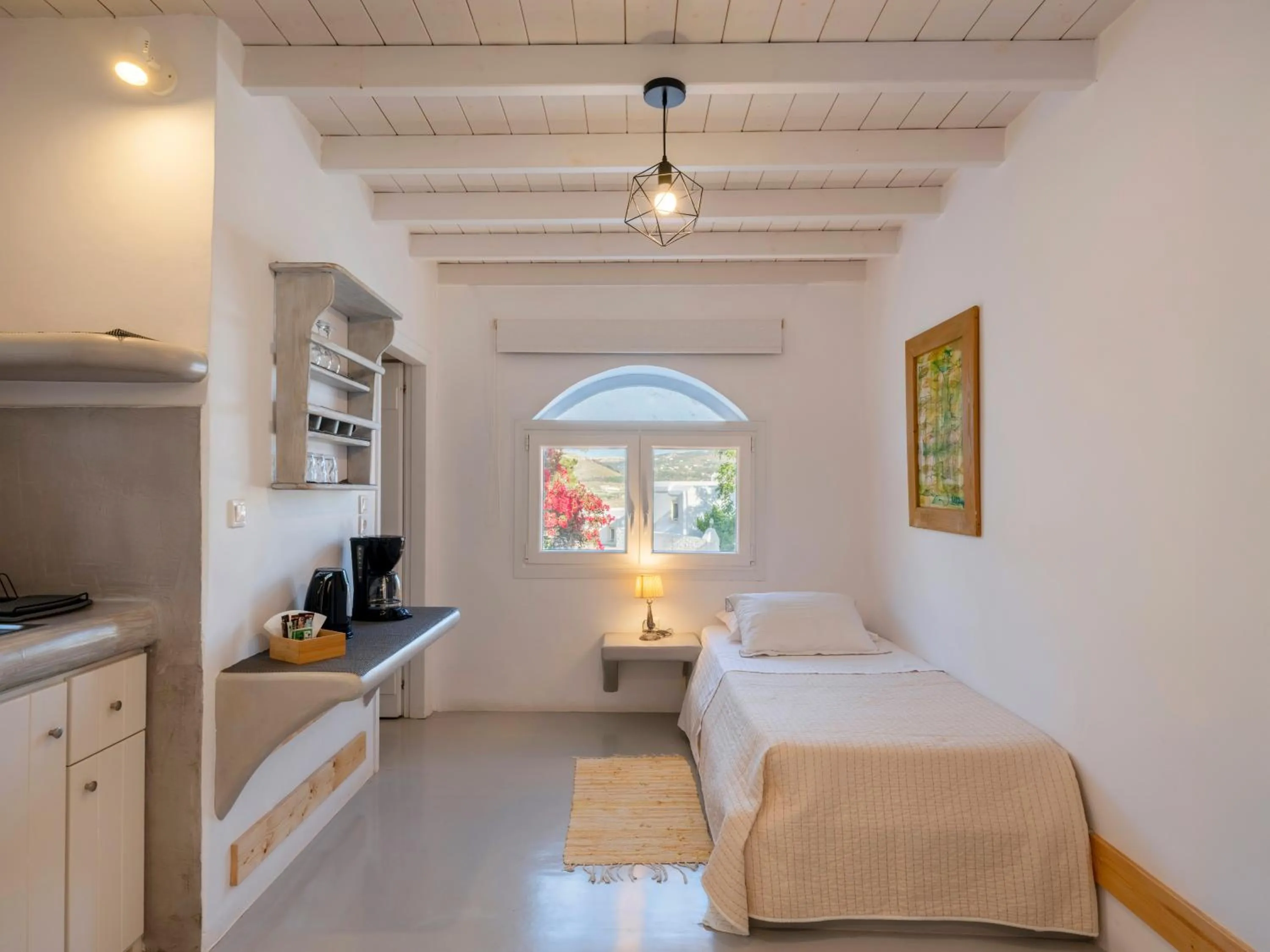 Bed in KrotiriBay adults