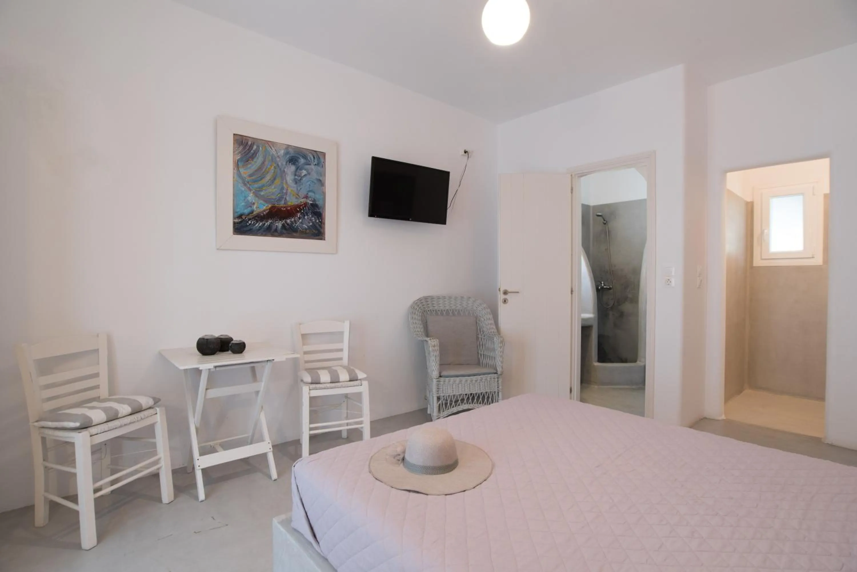 Bed in KrotiriBay adults