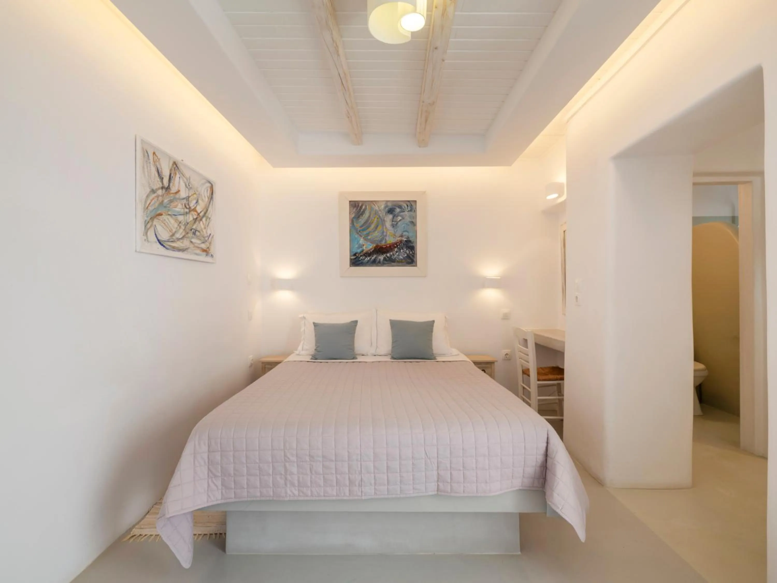 Bed in KrotiriBay adults