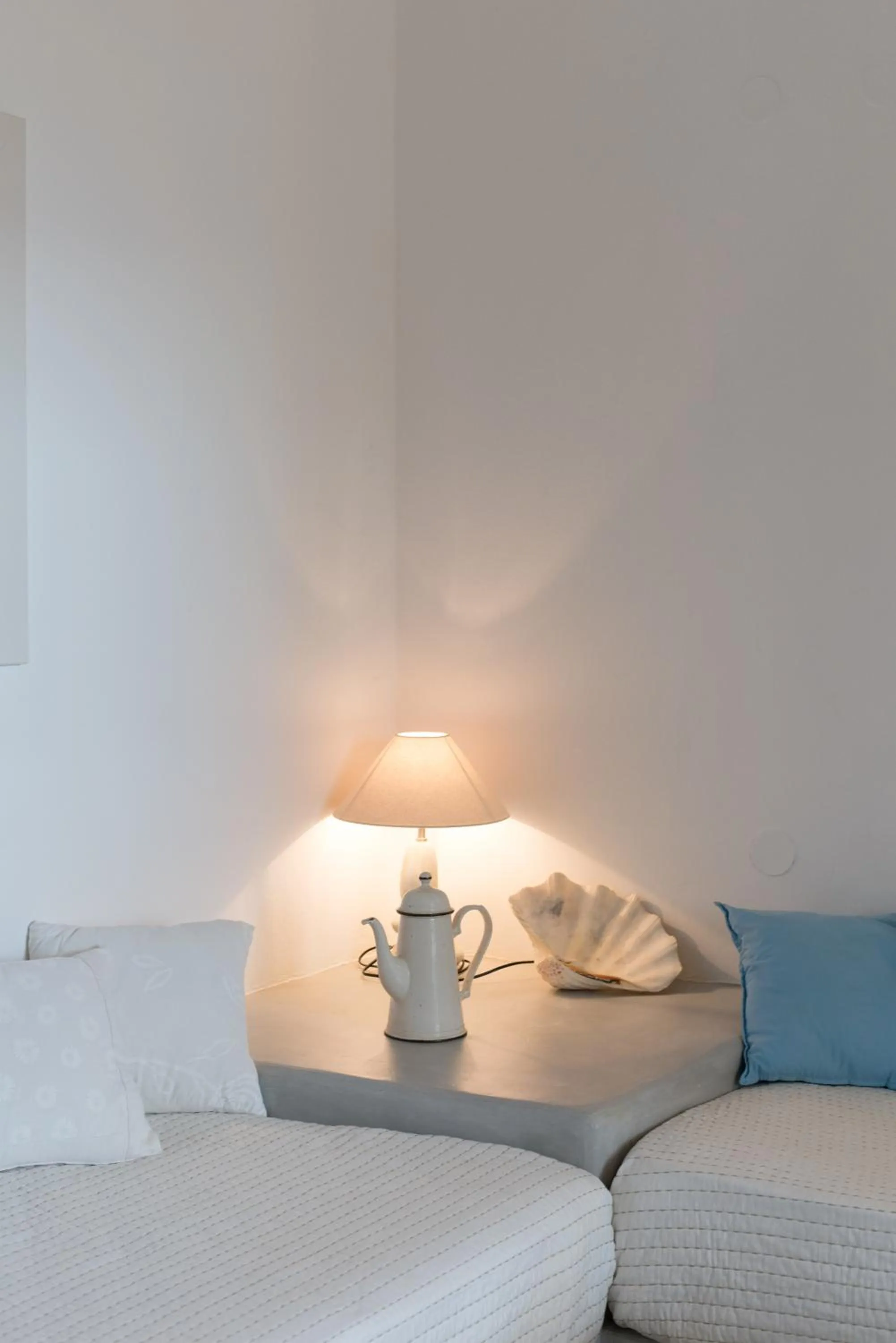 Bed in KrotiriBay adults