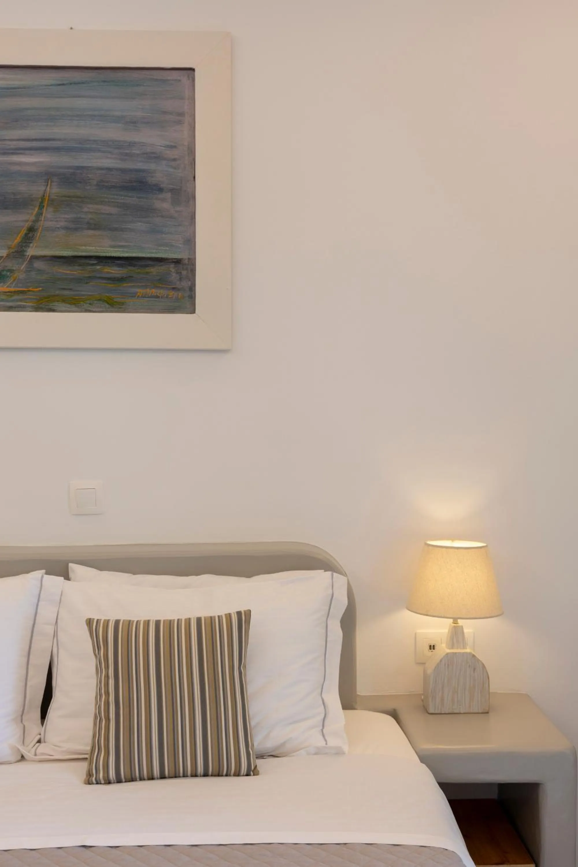 Bed in KrotiriBay adults