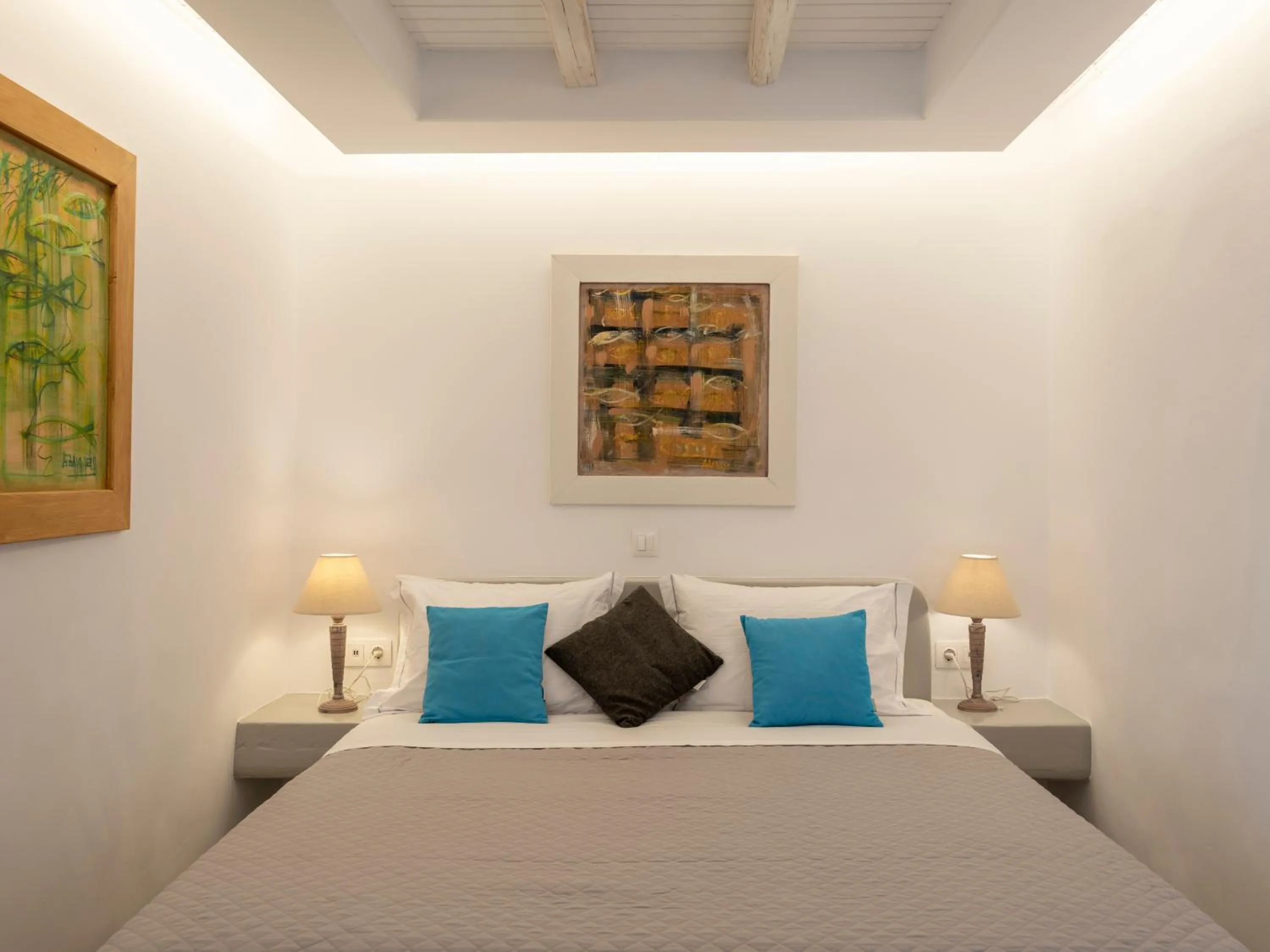 Bed in KrotiriBay adults