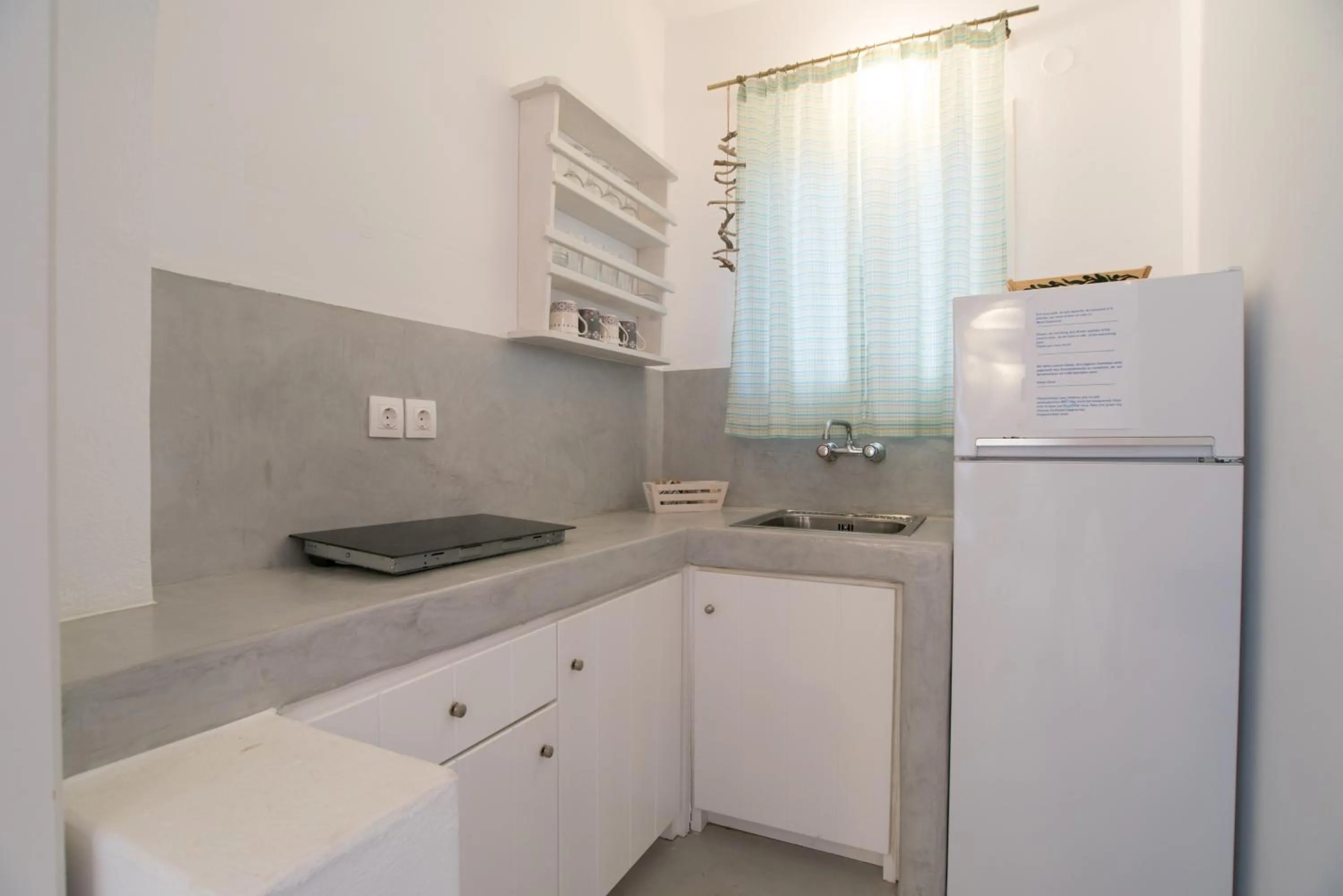 Coffee/tea facilities in KrotiriBay adults