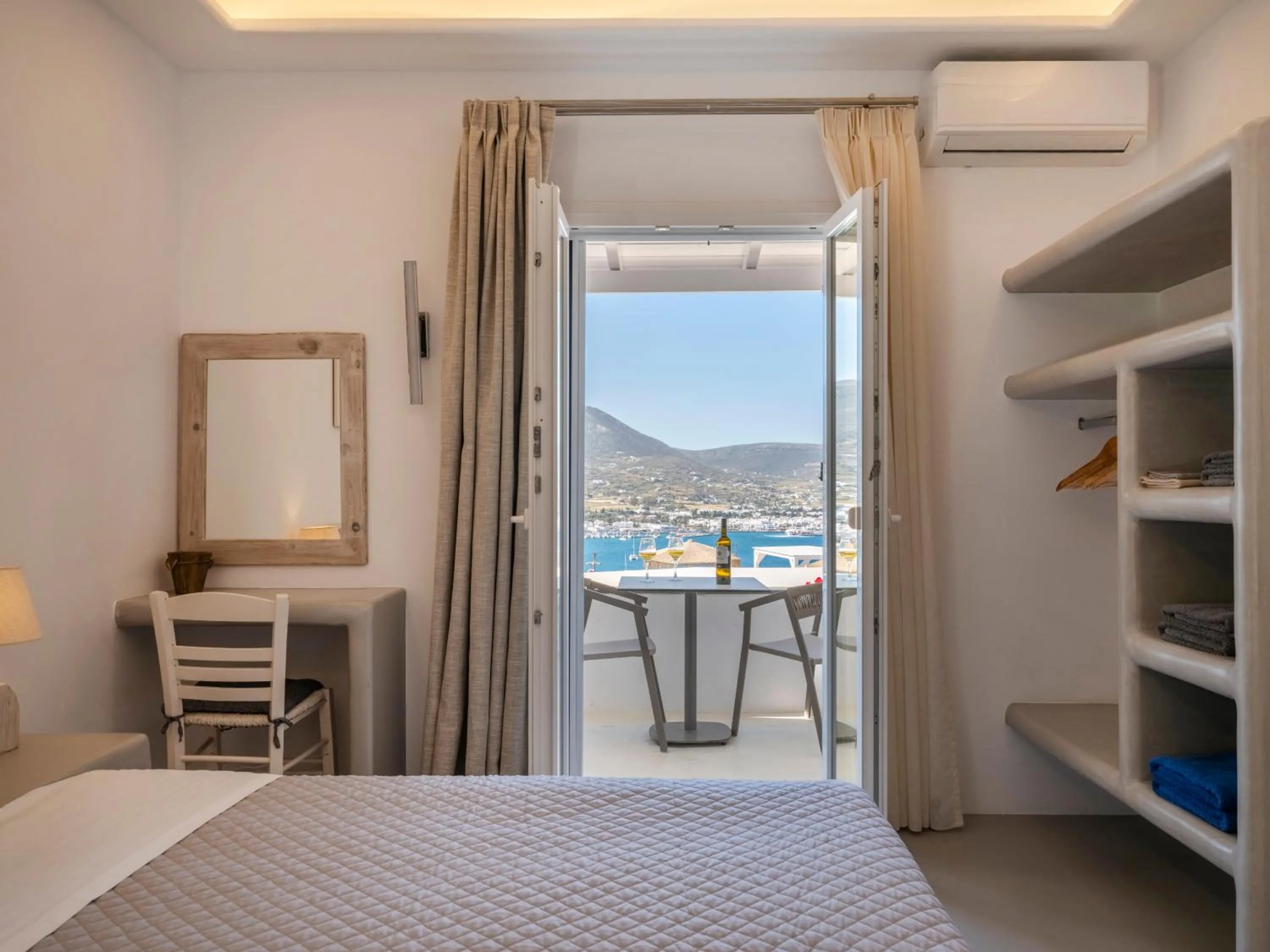 Bed in KrotiriBay adults