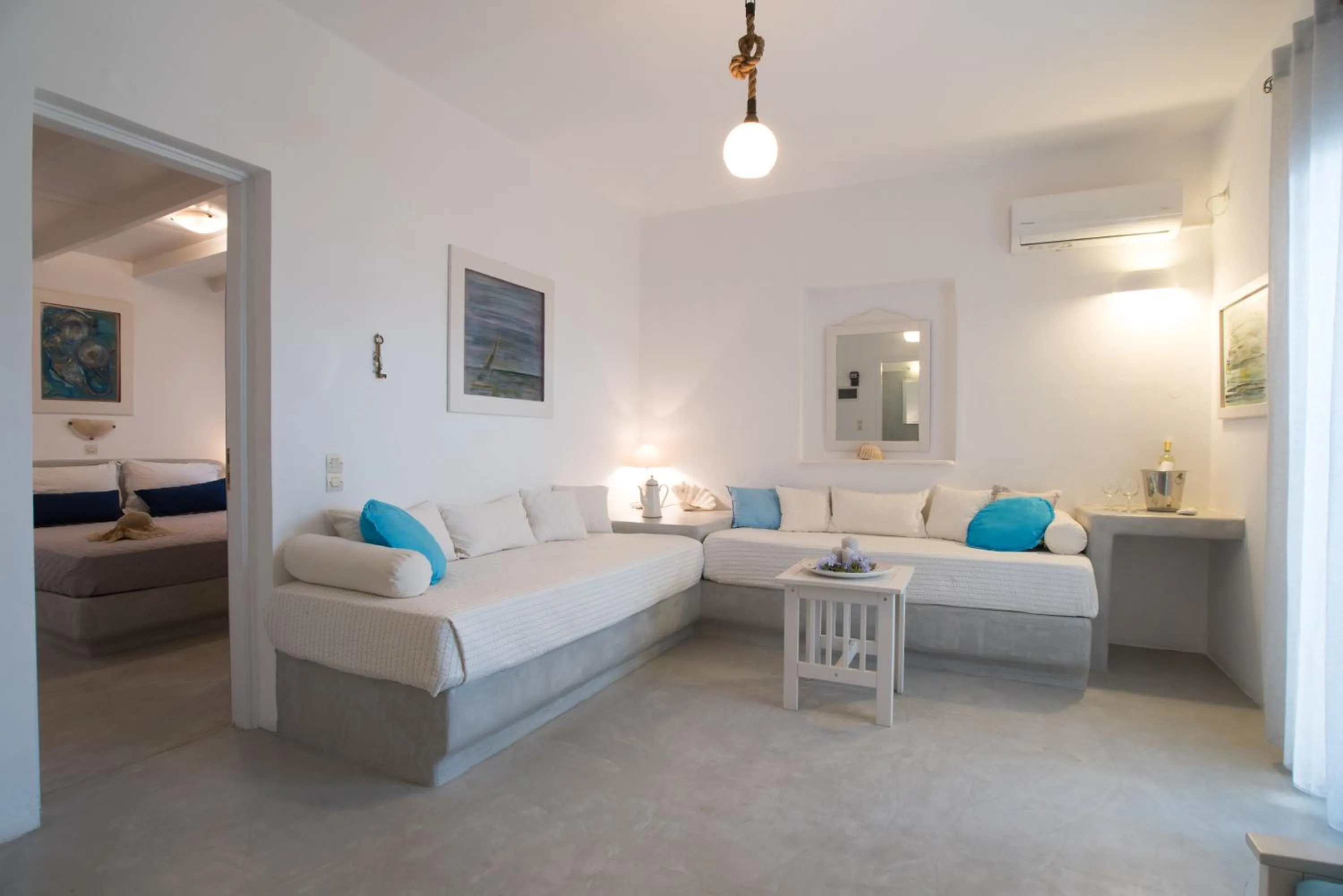 Bed in KrotiriBay adults