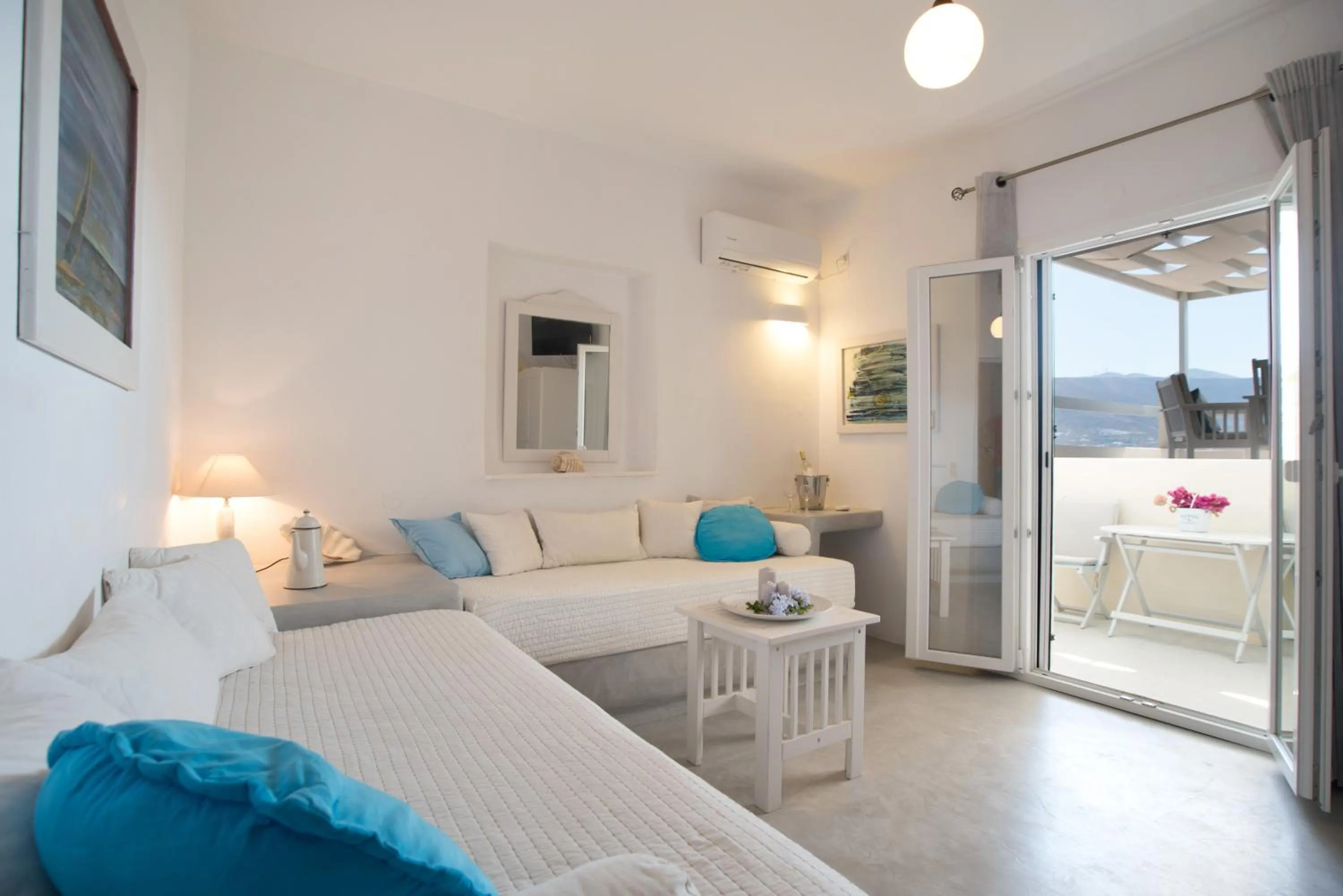 Photo of the whole room, Bed in KrotiriBay adults