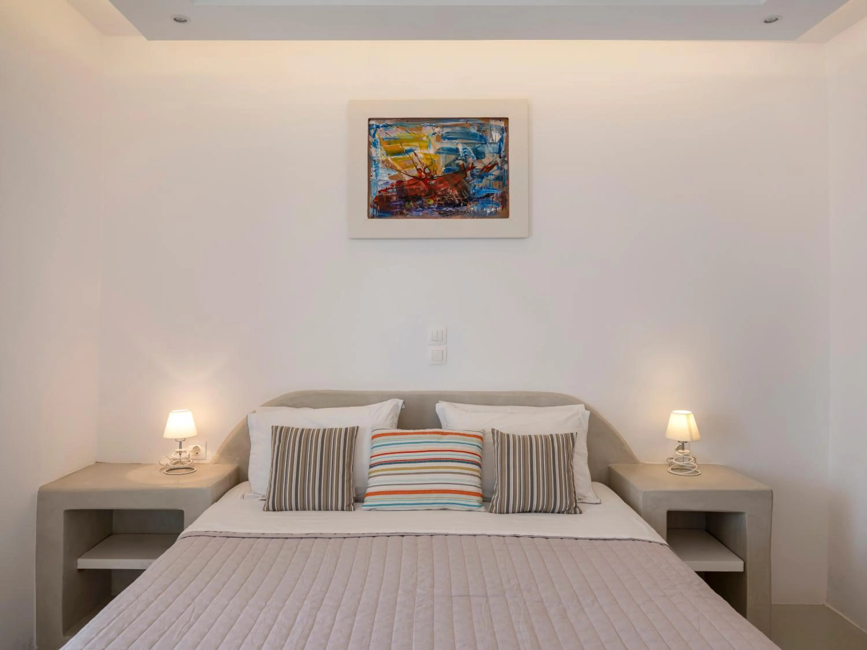 Bed in KrotiriBay adults