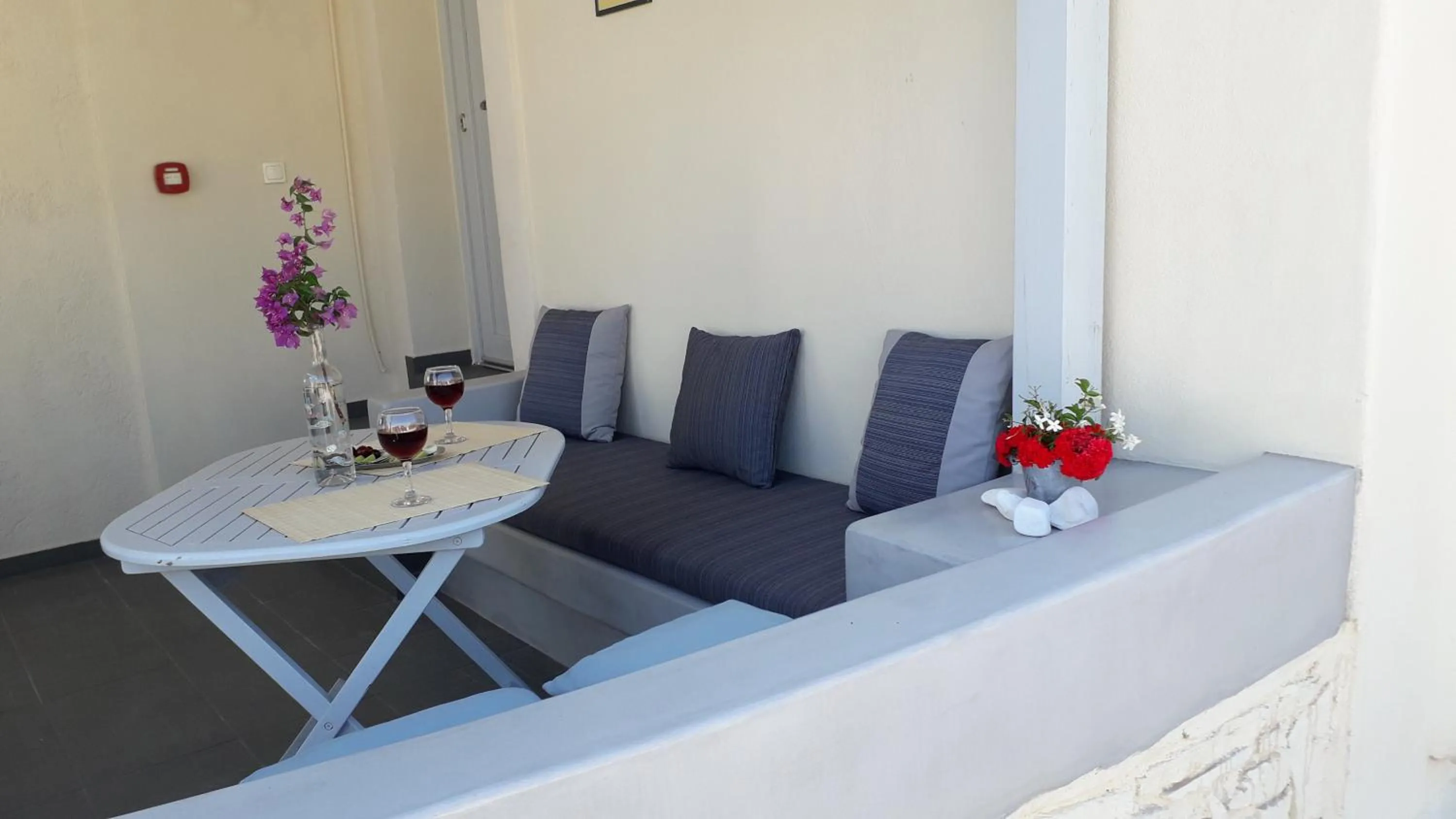 Patio in KrotiriBay adults