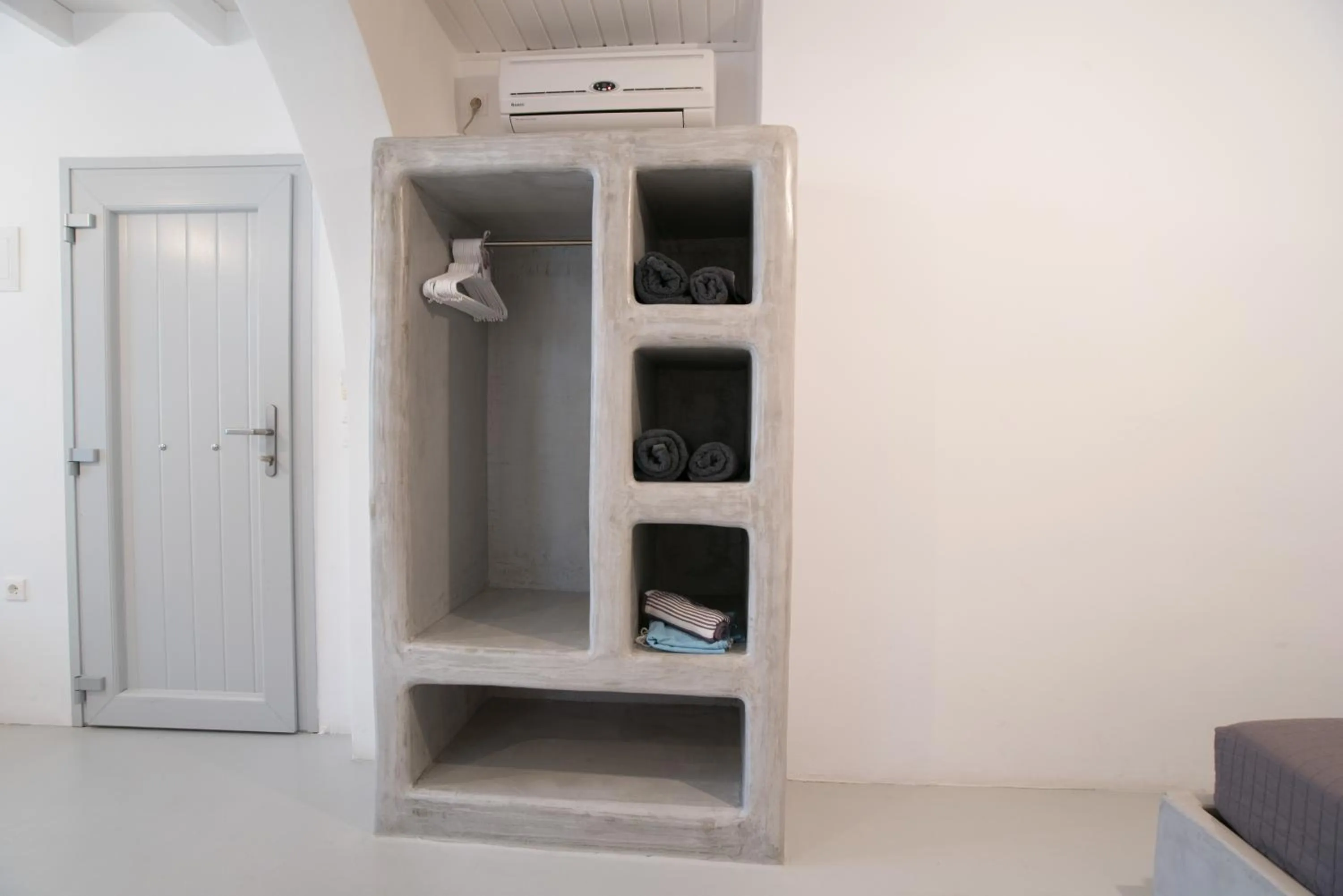 Photo of the whole room in KrotiriBay adults