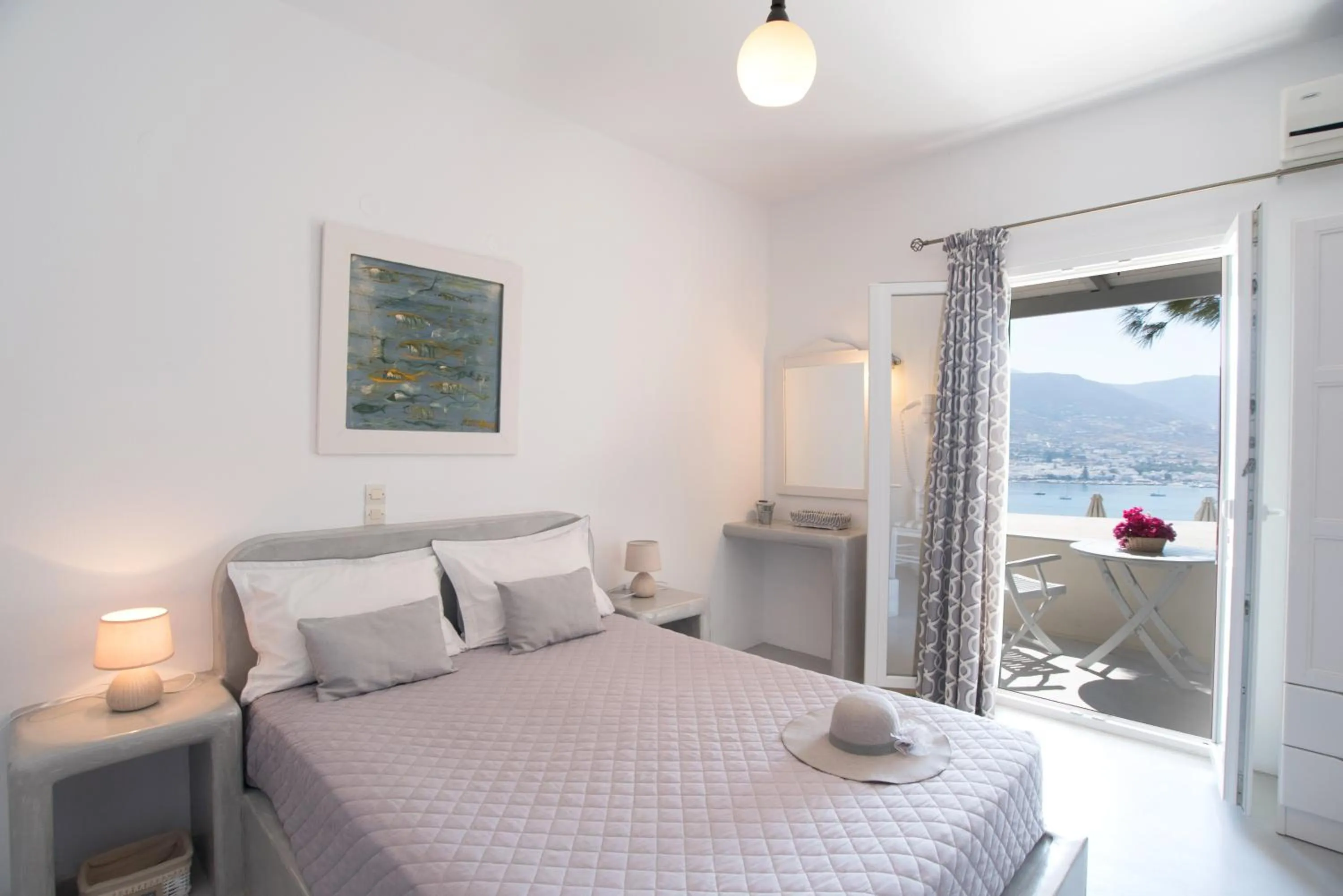 Bed in KrotiriBay adults