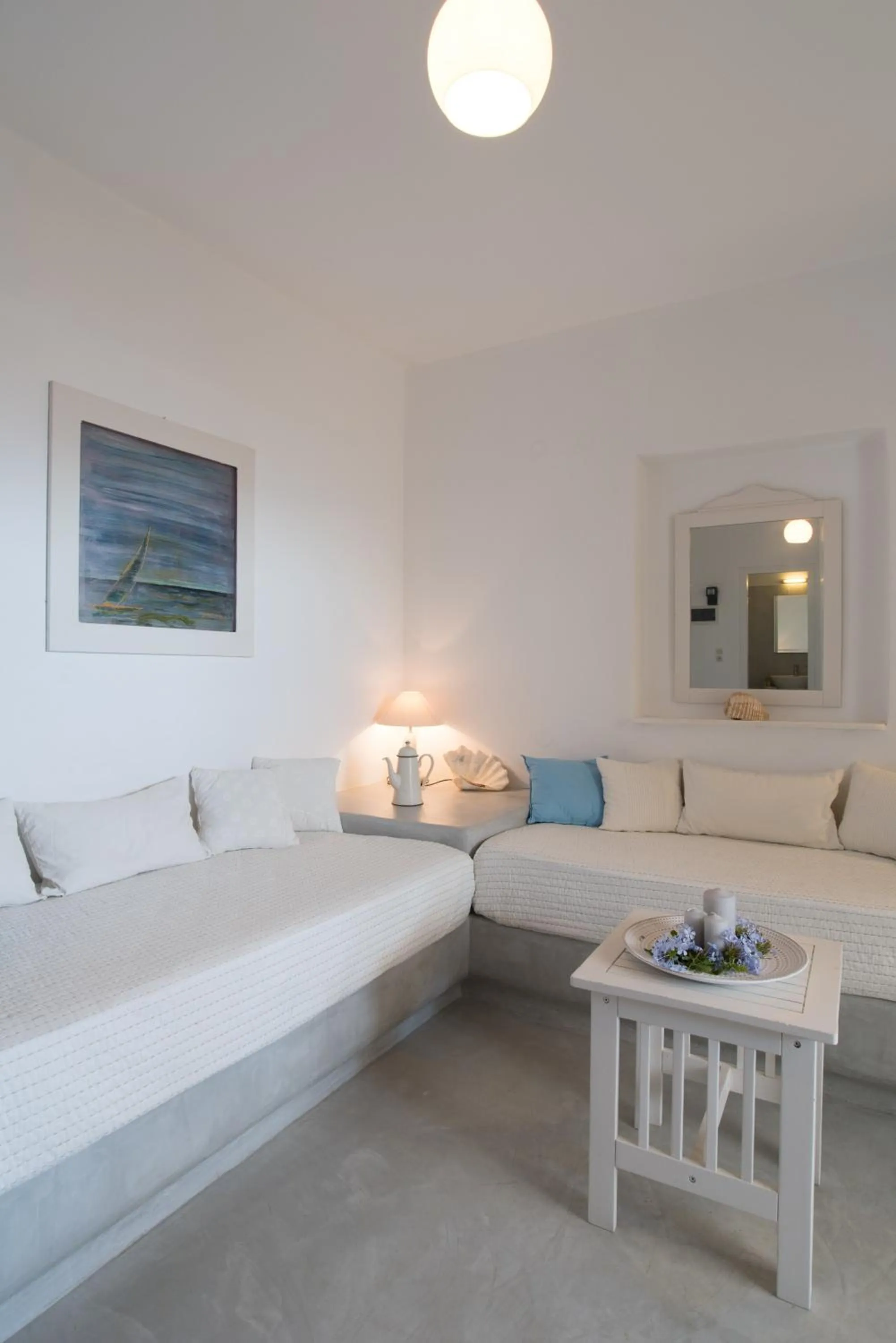 Bed in KrotiriBay adults