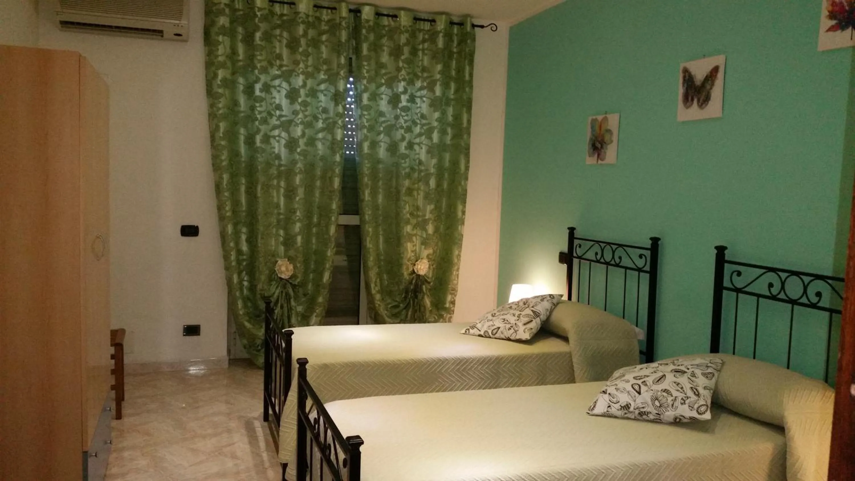 Bedroom in BBCinecitta4YOU