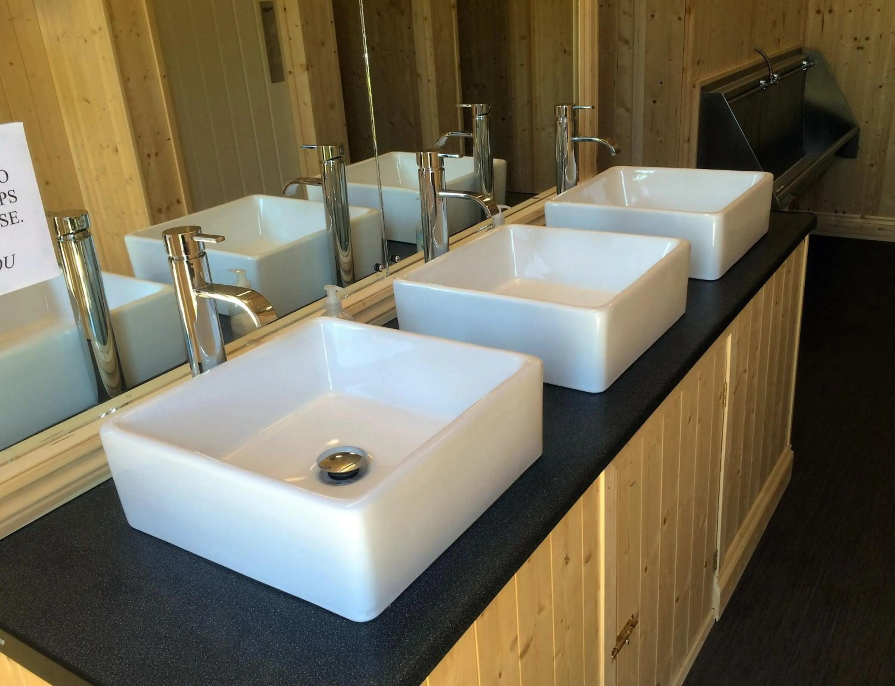 Bathroom in Oxford Riverside Glamping