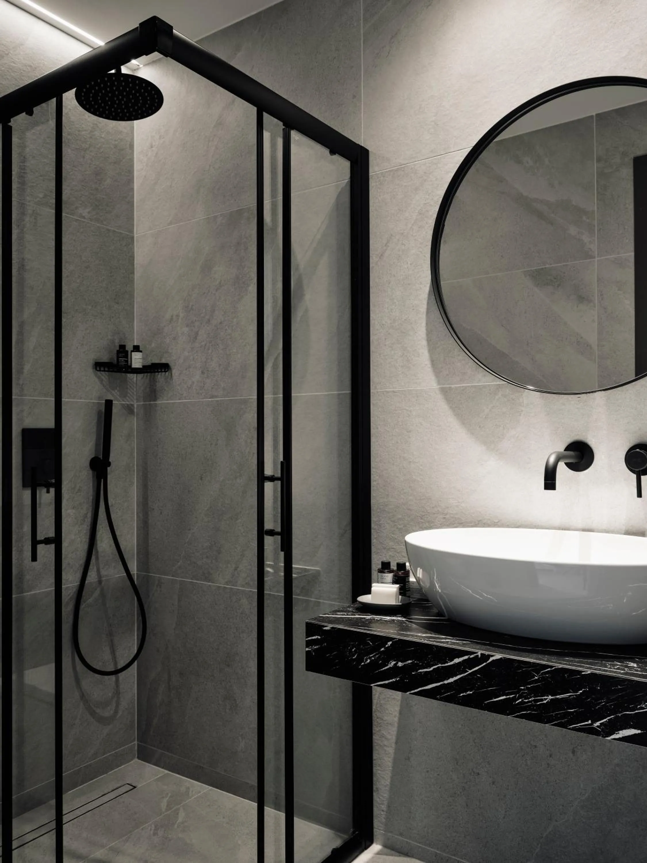 Shower in Acteon Hotel