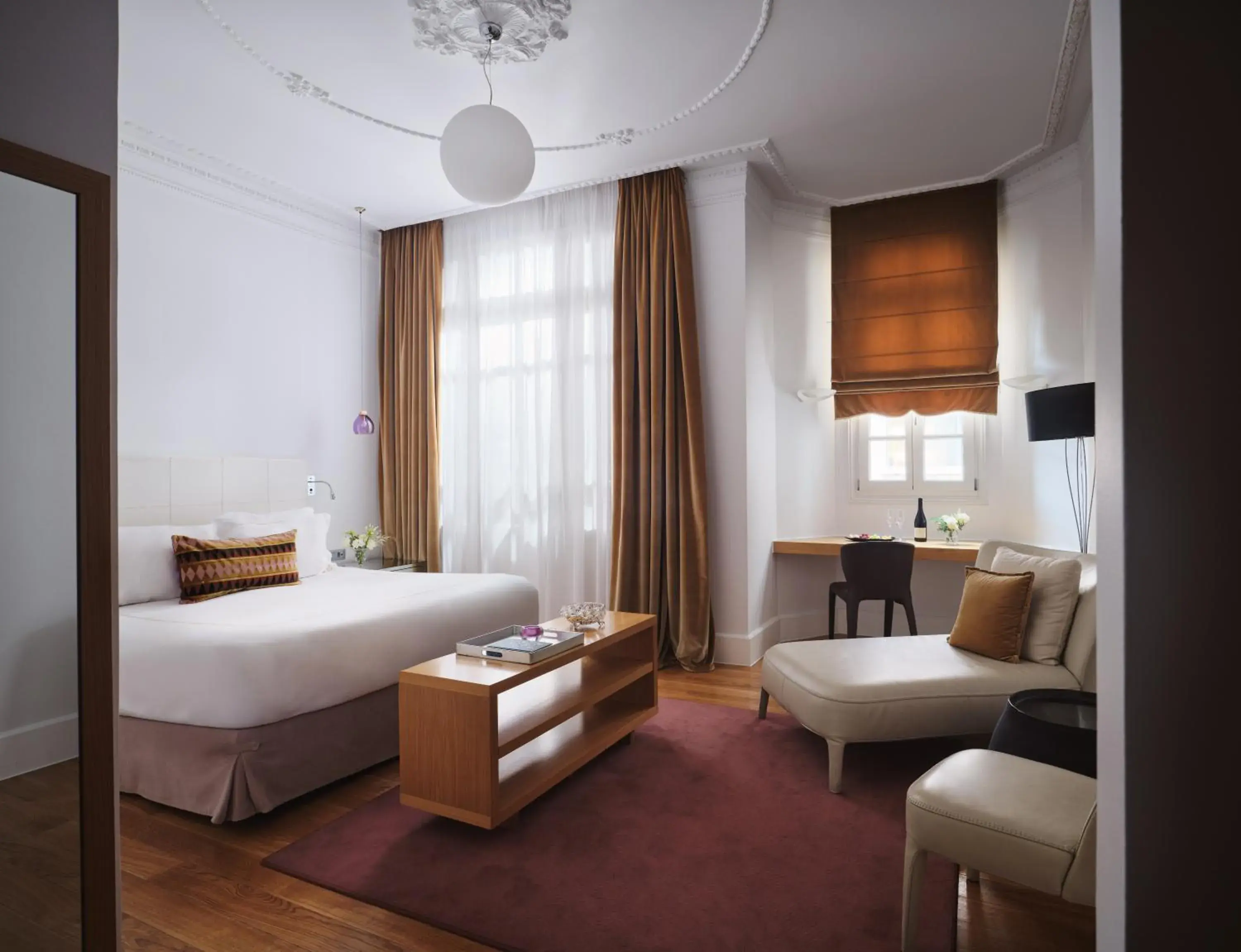 Bed in The Excelsior - Small Luxury Hotels of the World Bed in The Excelsior - Small Luxury Hotels of the World