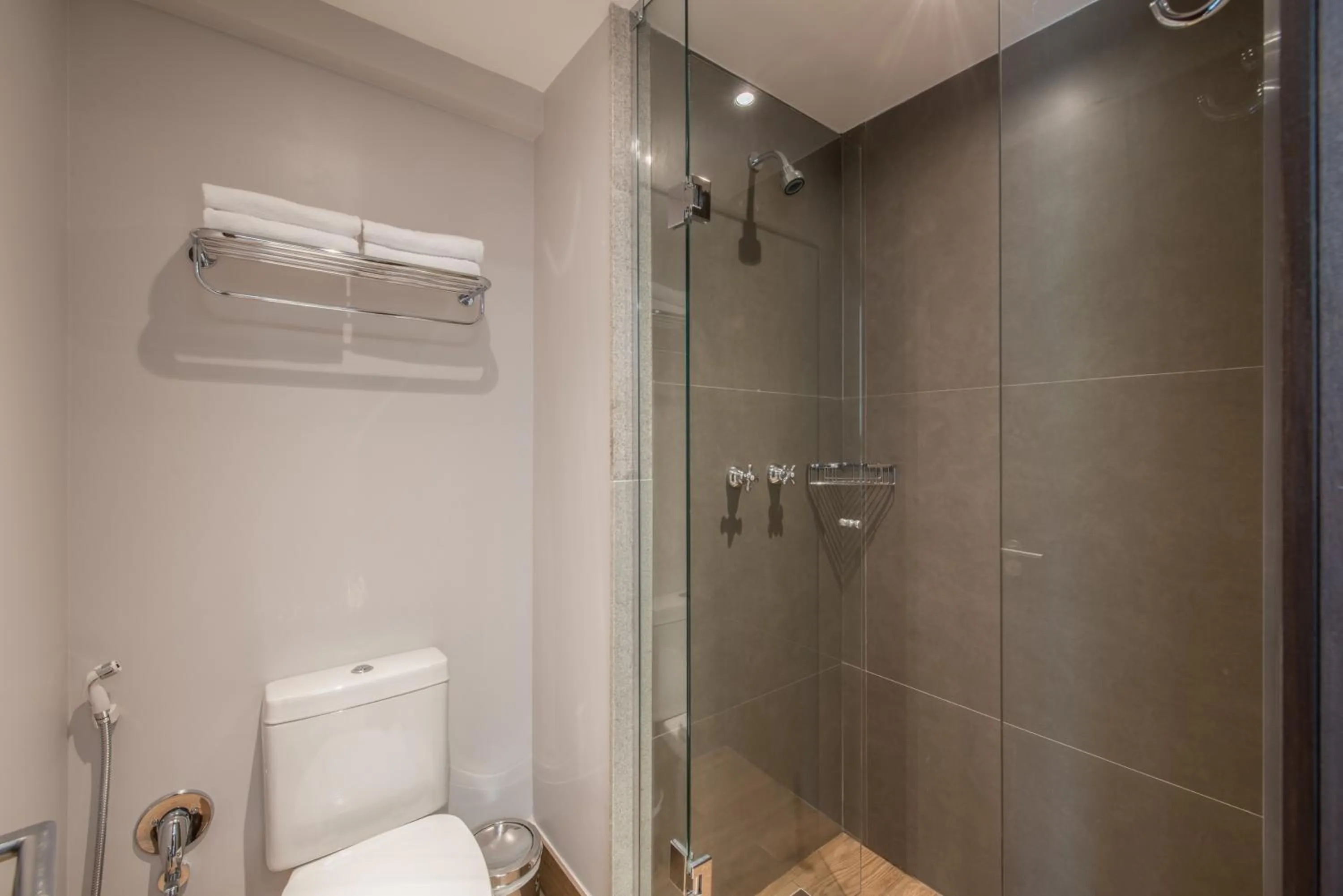 Shower in Prodigy Gramado by Wish