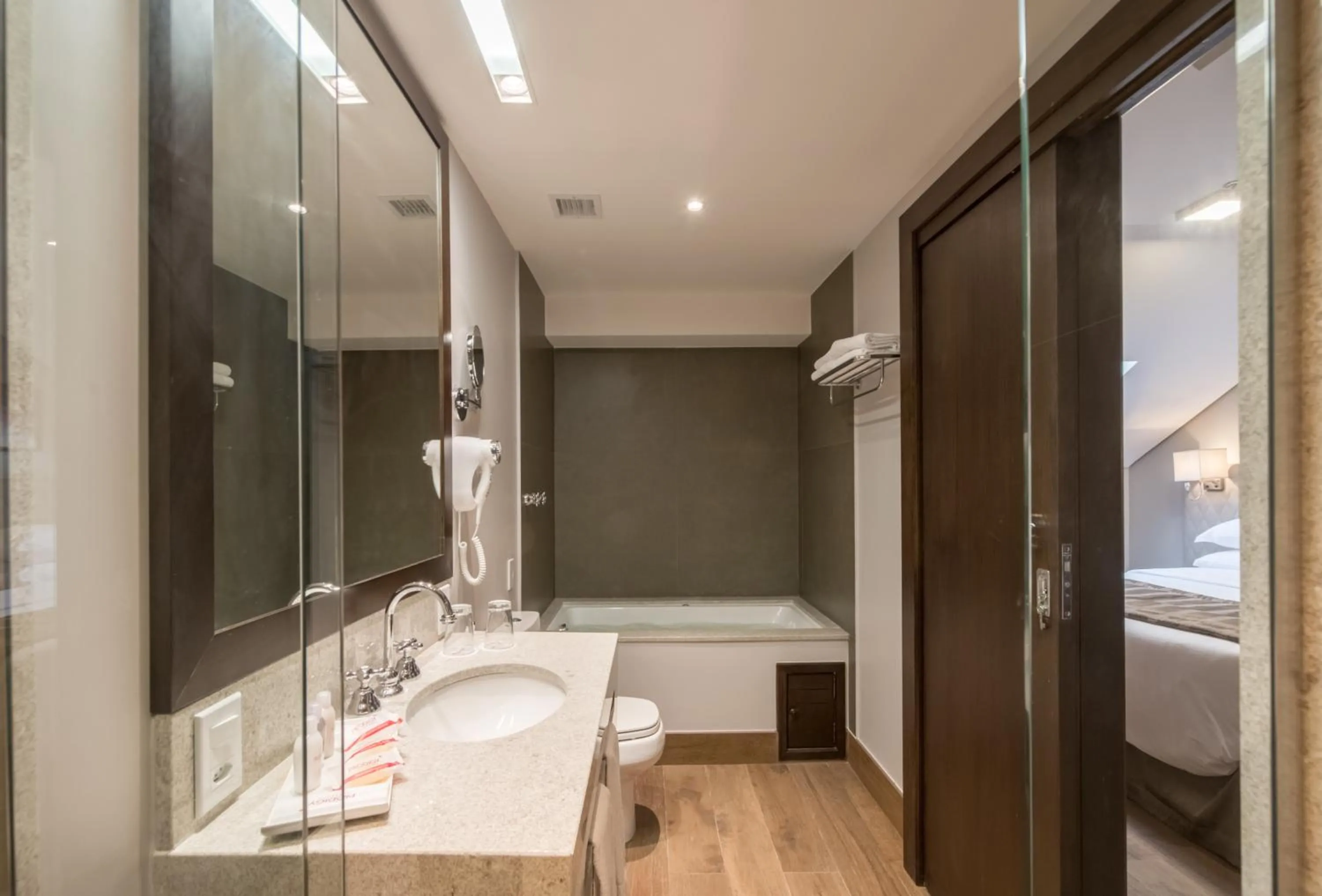 Shower in Prodigy Gramado by Wish