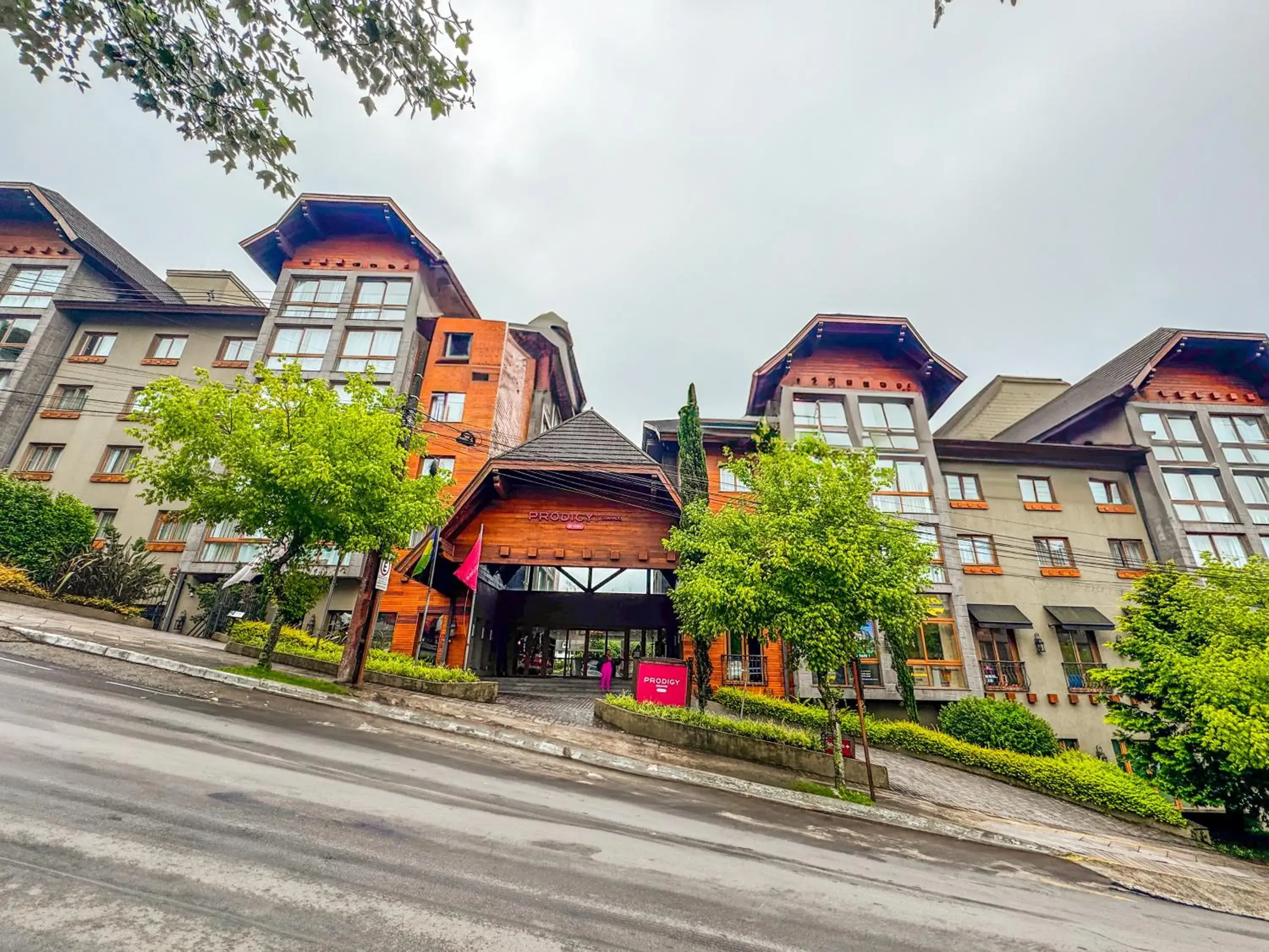 Property building in Prodigy Gramado by Wish Property building in Prodigy Gramado by Wish