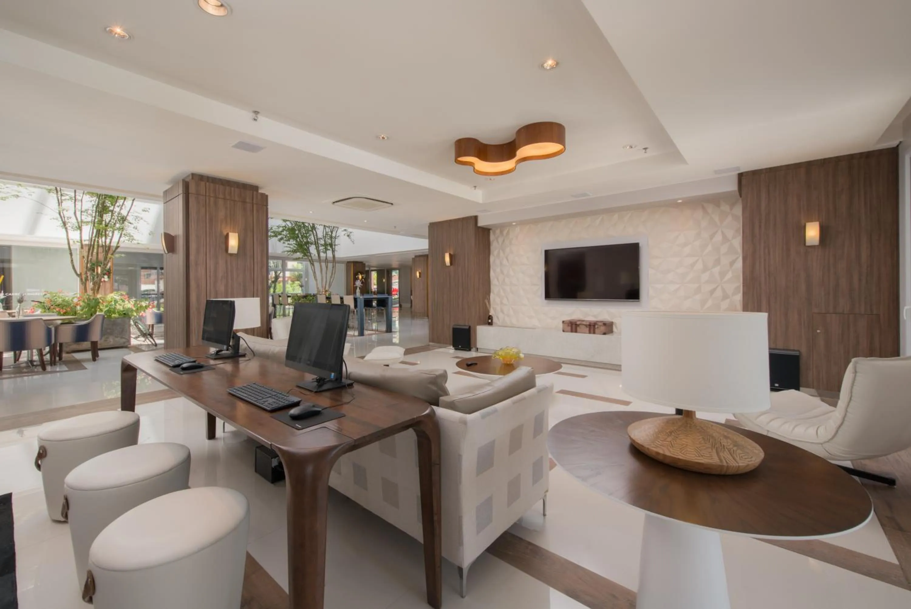 Communal lounge/ TV room in Prodigy Gramado by Wish