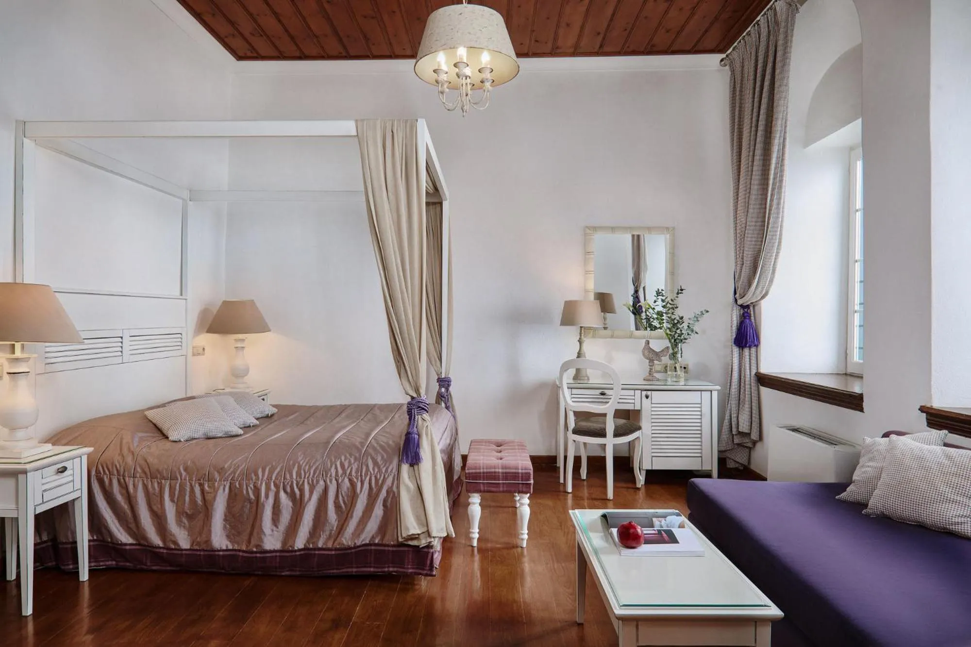 City view, Bed in Despotiko