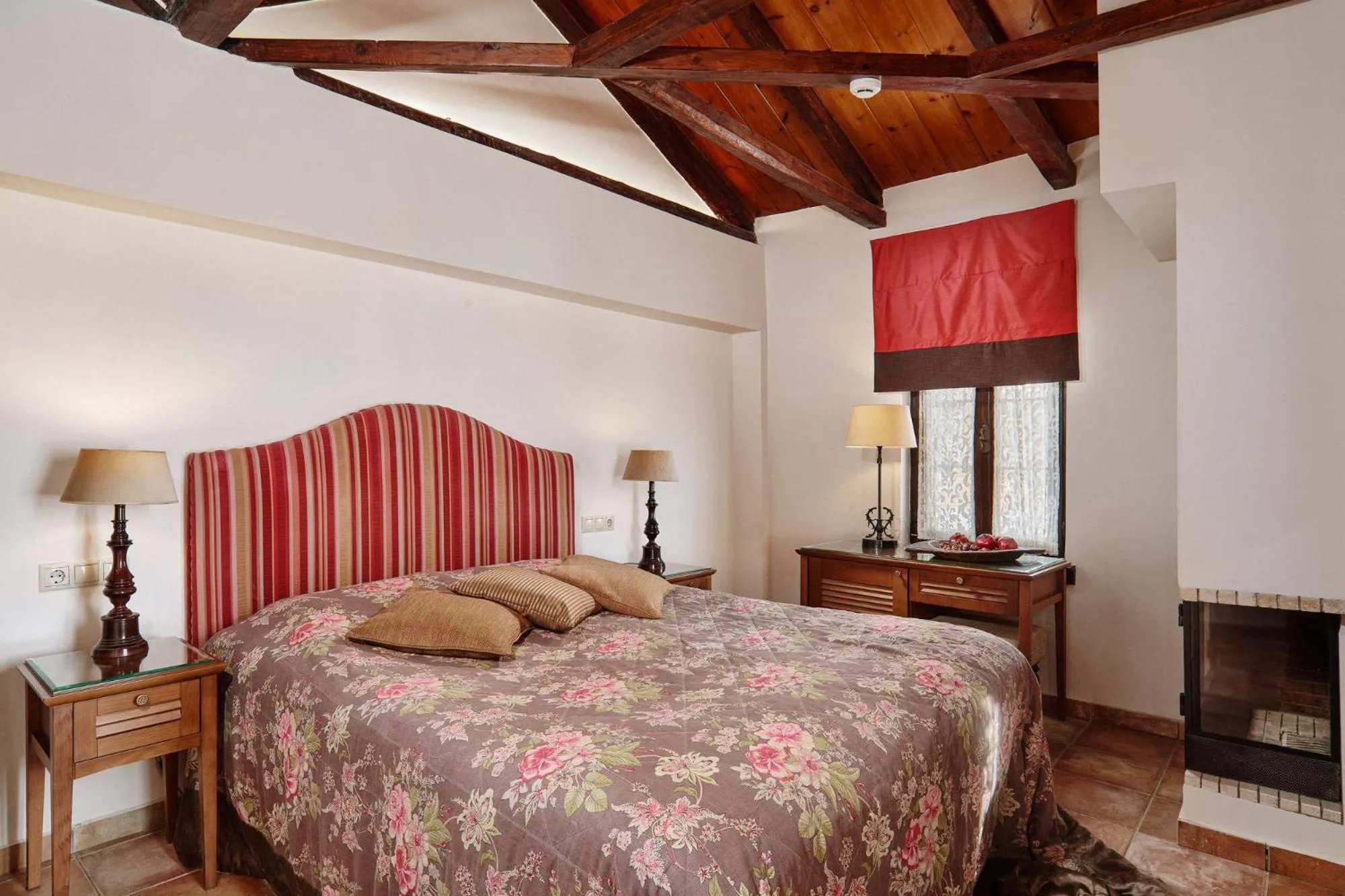 Mountain view, Bed in Despotiko