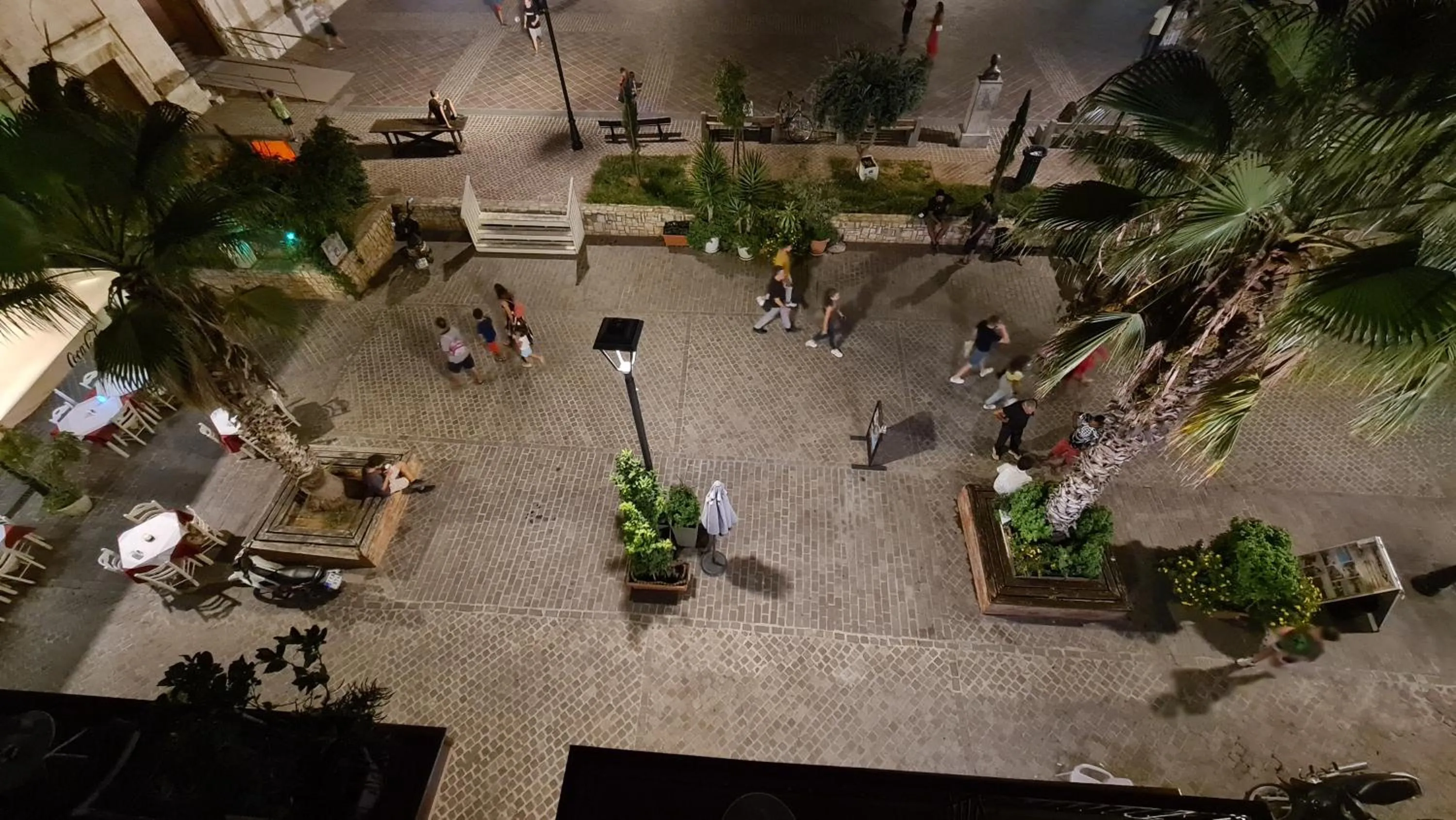 Night in Nikolas Rooms