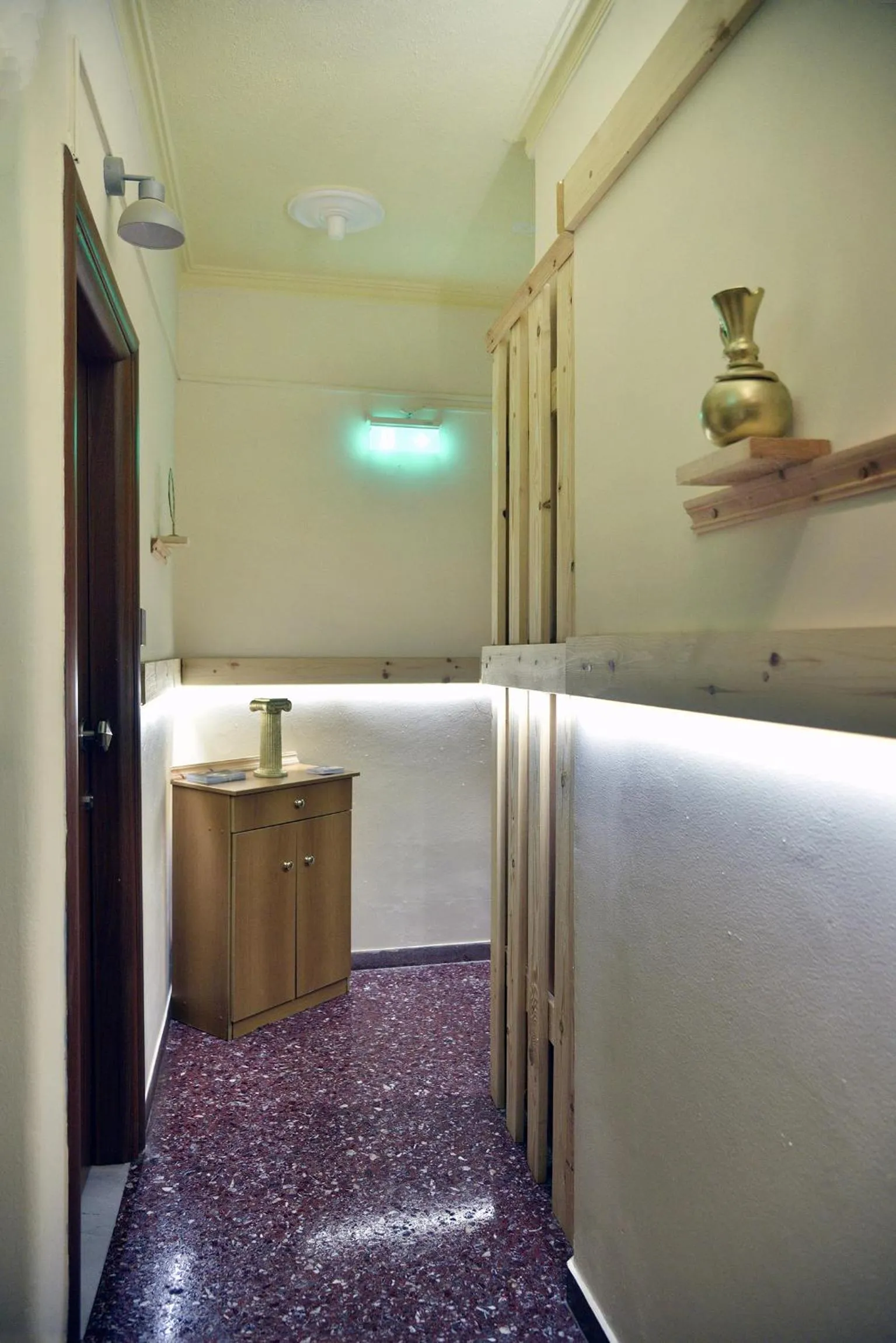 Communal lounge/ TV room in Nikolas Rooms