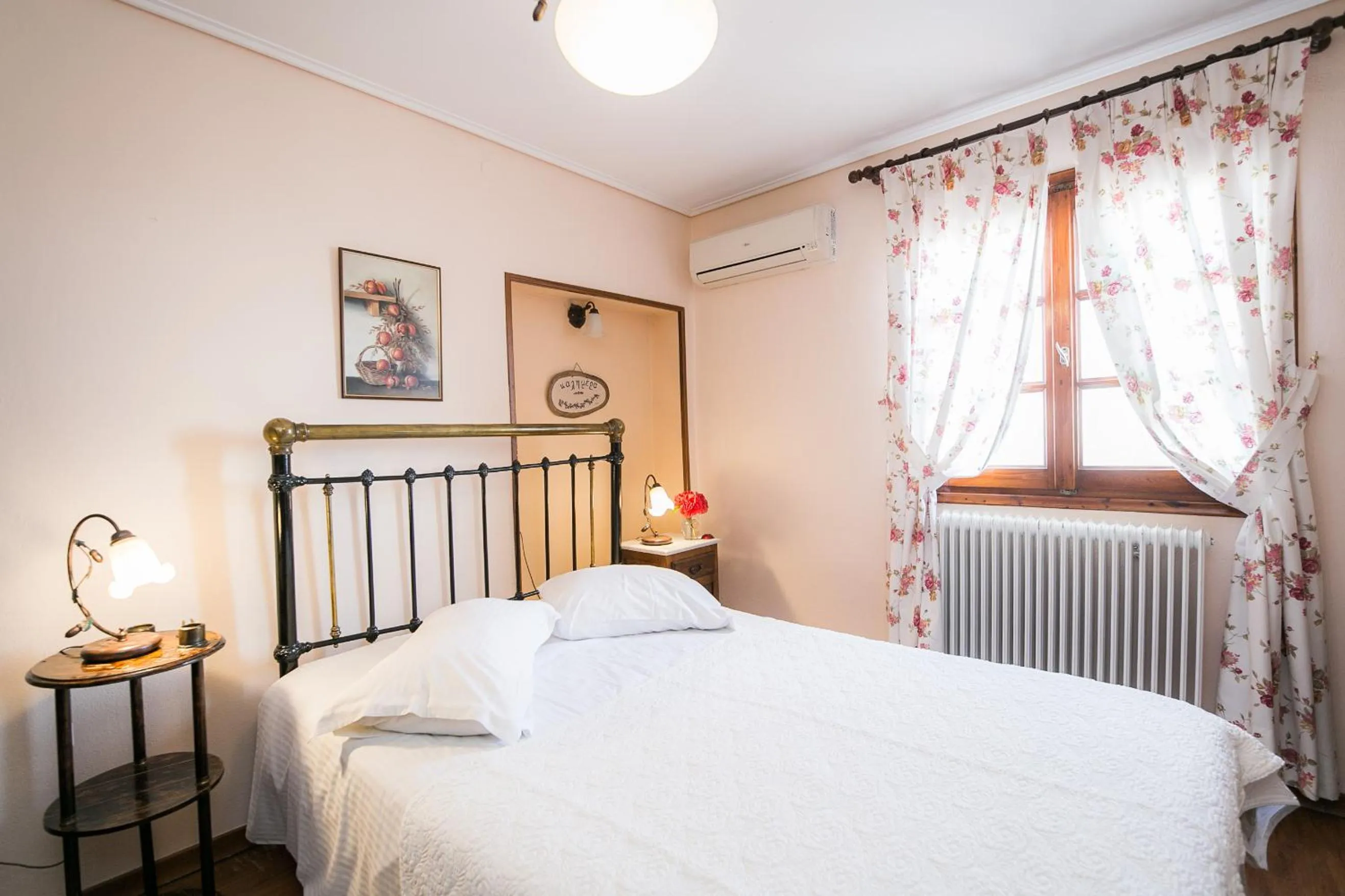 Bed in Gastronomy Hotel Kritsa