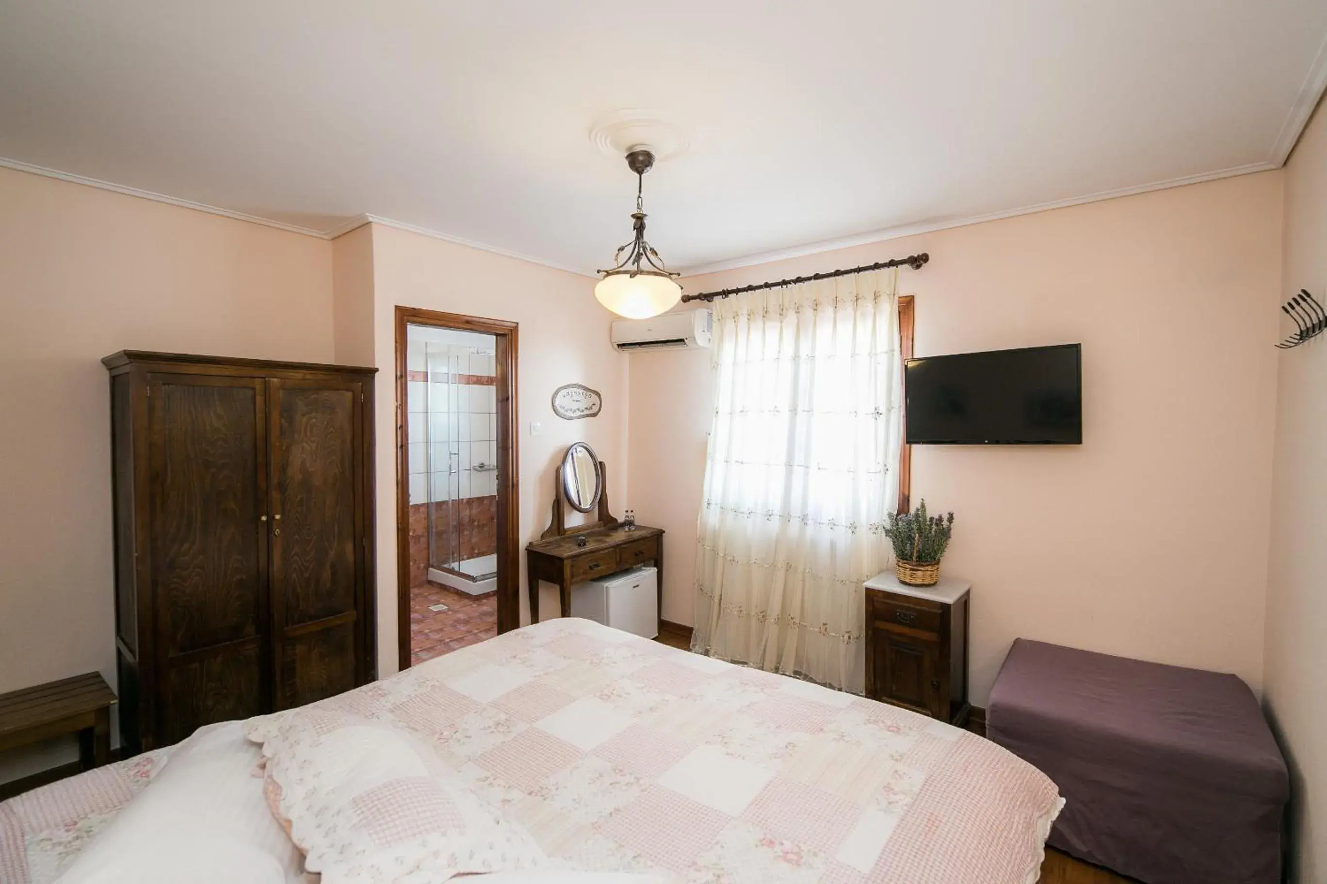 Double Room with Extra Bed in Gastronomy Hotel Kritsa Double Room with Extra Bed in Gastronomy Hotel Kritsa