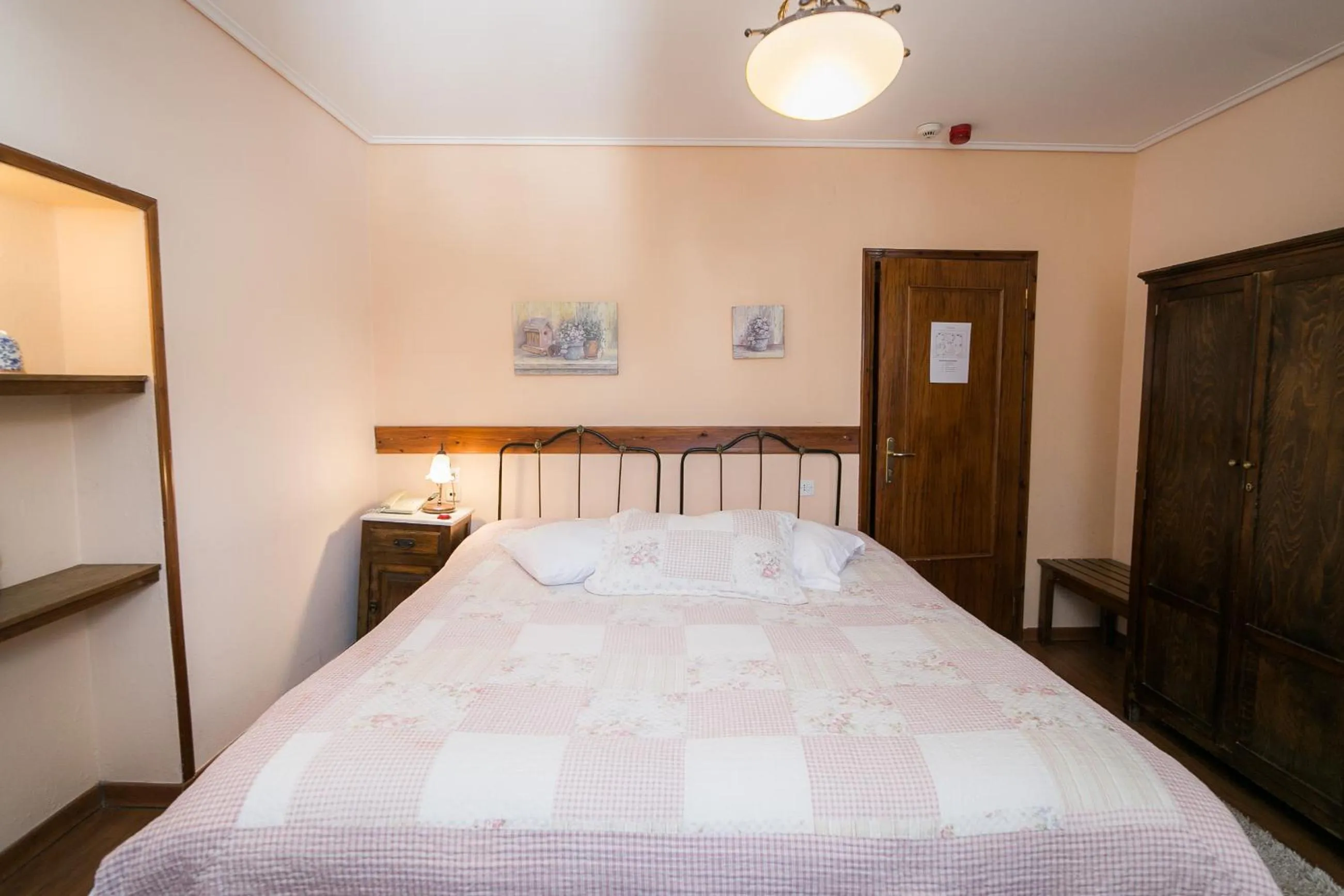 Bed in Gastronomy Hotel Kritsa