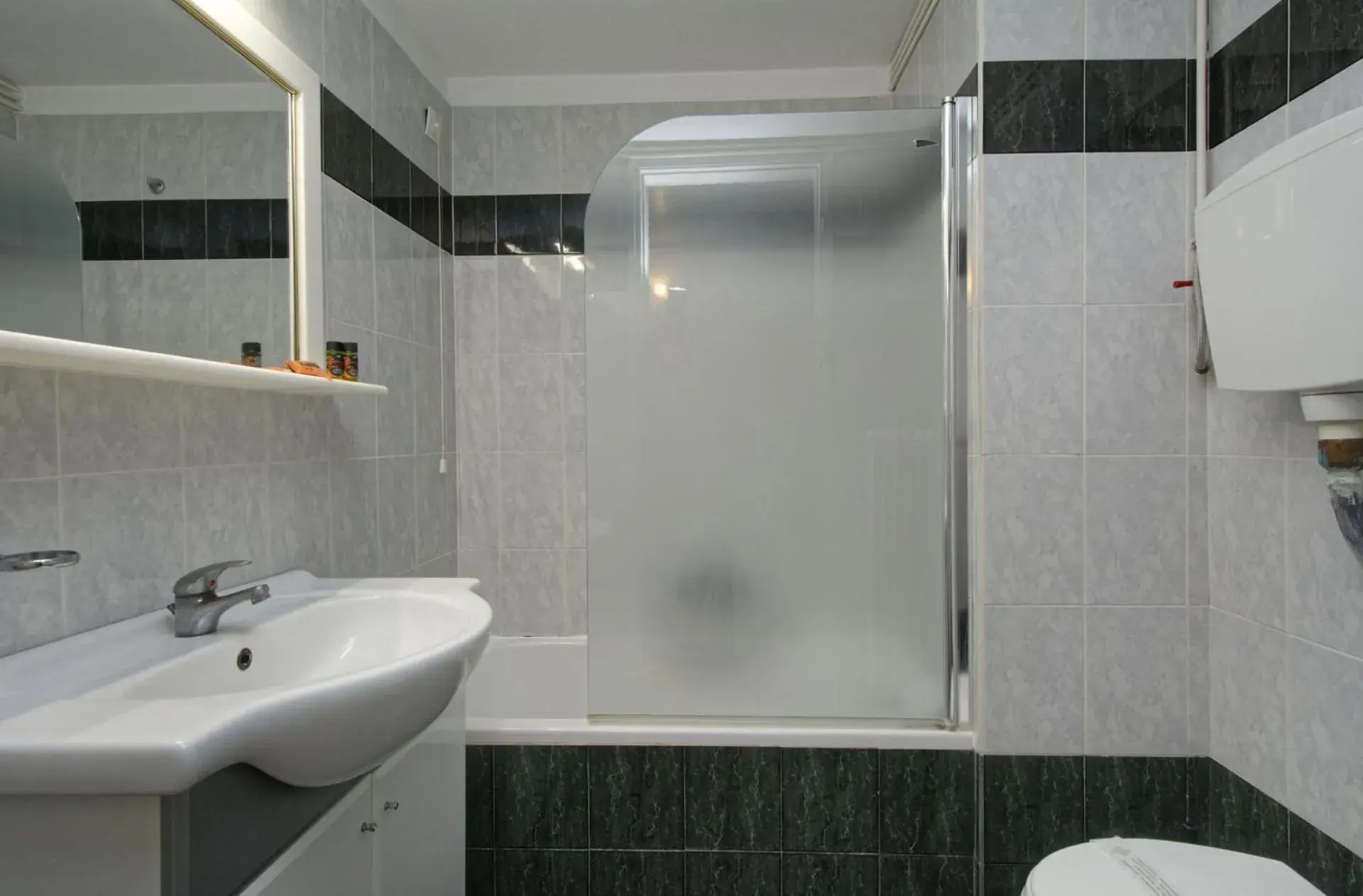 Twin Room in Hotel Nefeli Twin Room in Hotel Nefeli