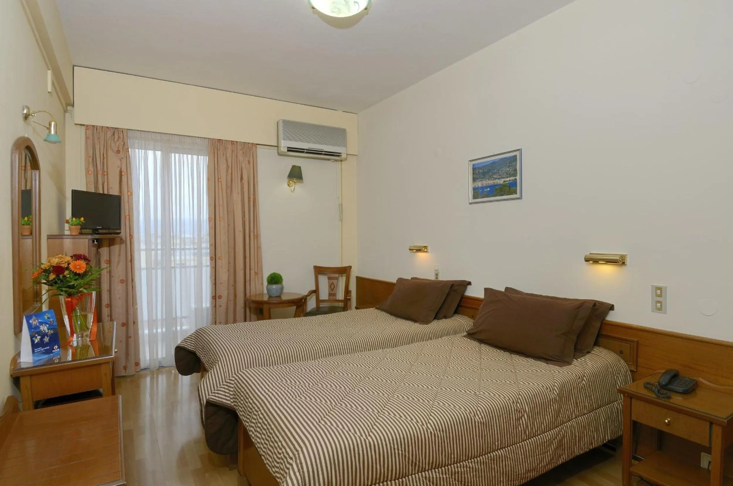 Photo of the whole room, Bed in Hotel Nefeli