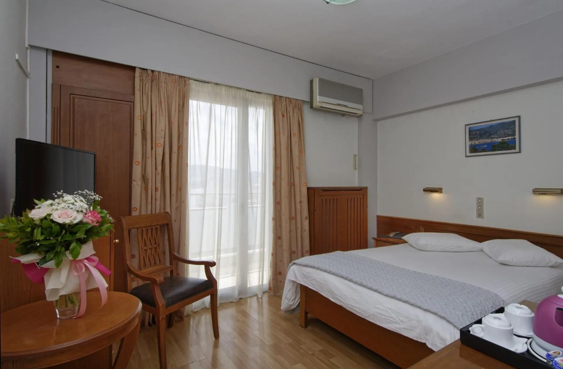 Photo of the whole room, Bed in Hotel Nefeli