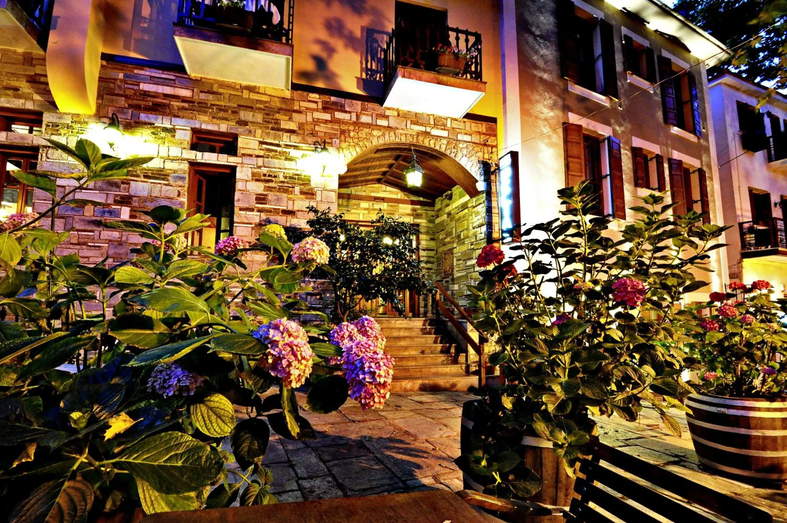 Facade/entrance in Pelias Hotel