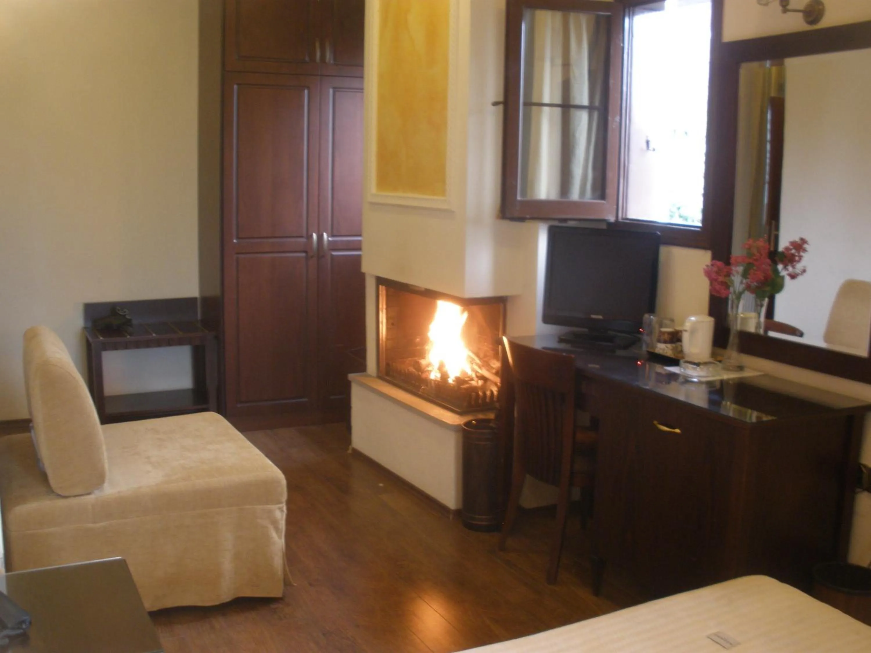 Photo of the whole room, Bed in Pelias Hotel