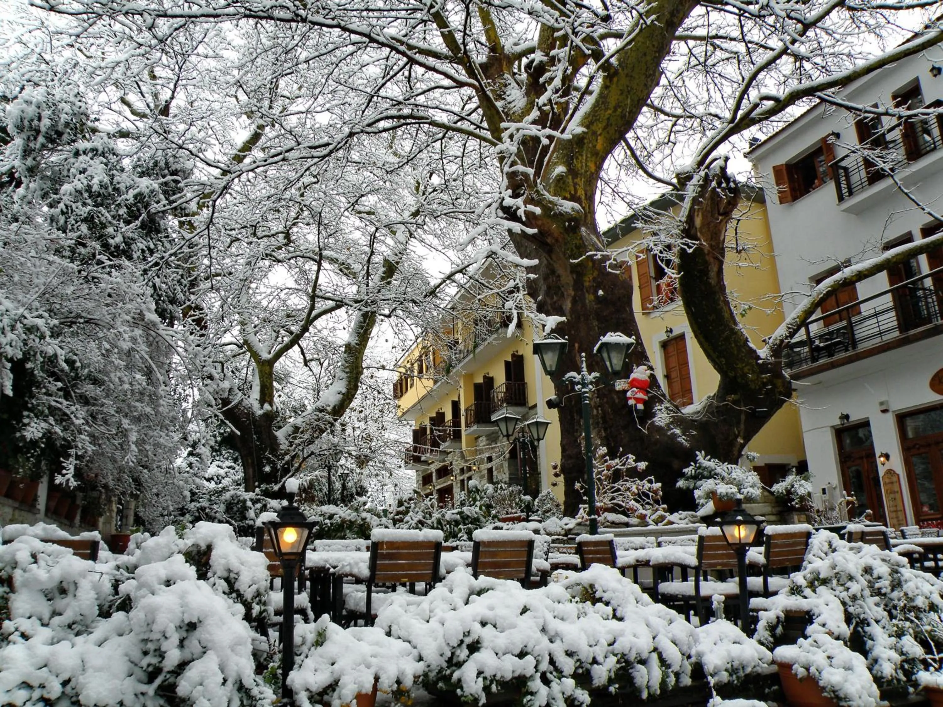 Facade/entrance in Pelias Hotel