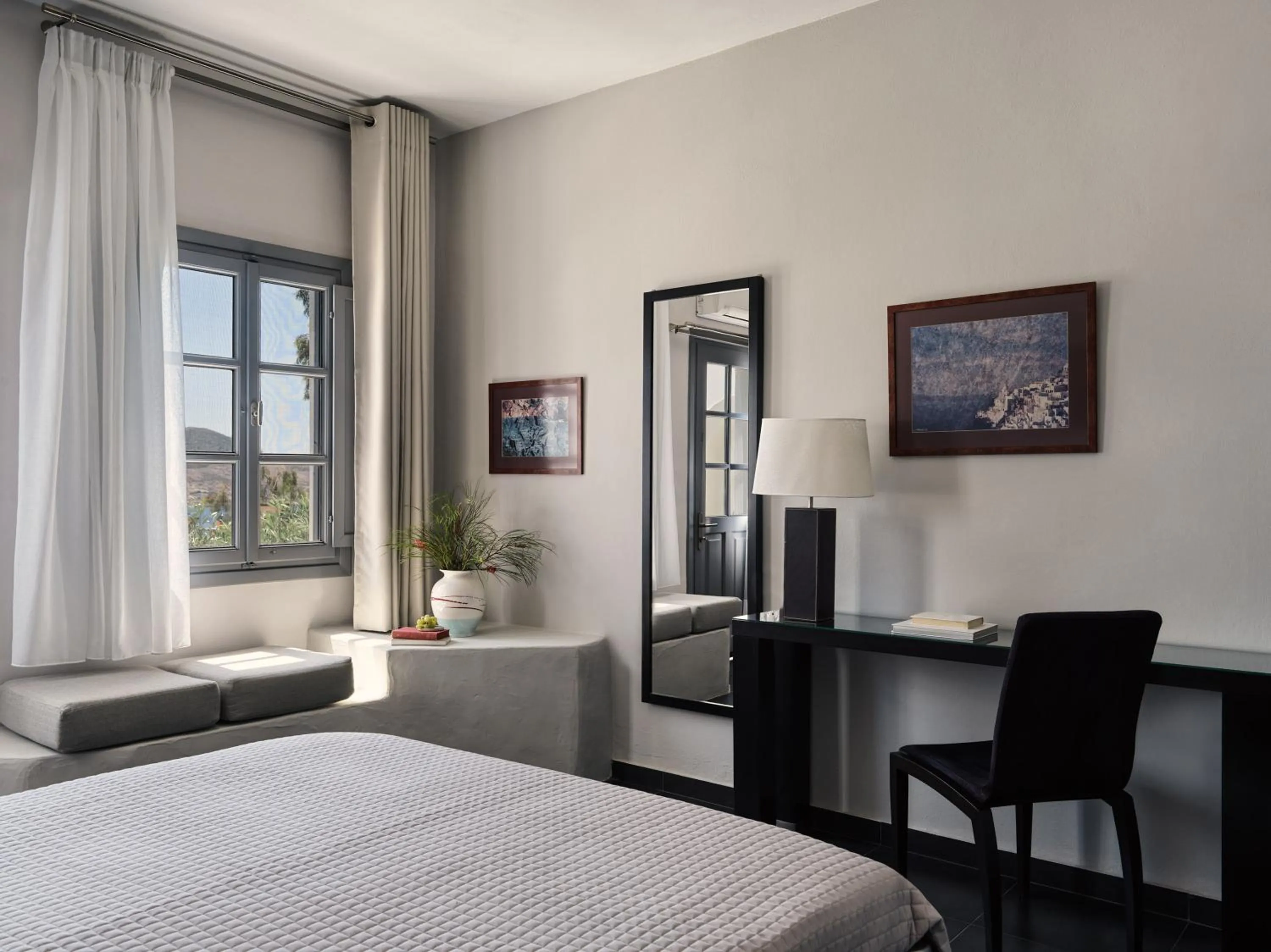 Bedroom, Bed in The Petra, Small Luxury Hotels of the World