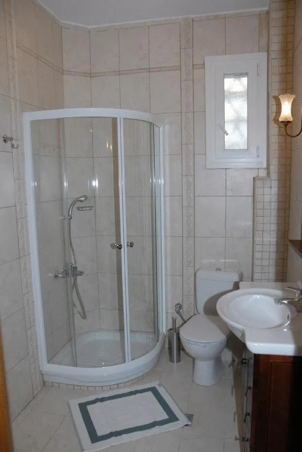 Bathroom in Kyknos De Luxe Suites & Rooms