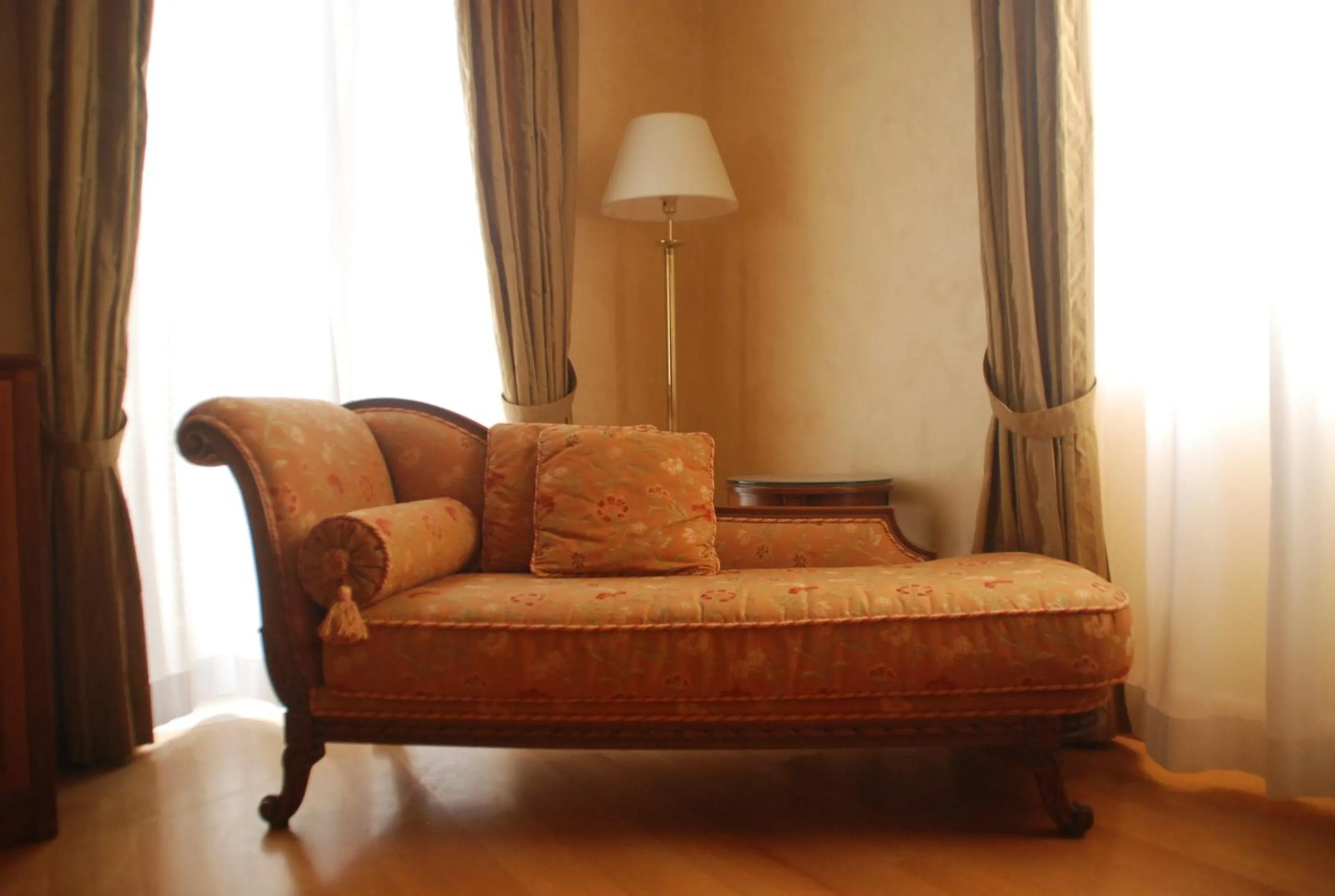 Seating area in Siora Vittoria Boutique Hotel