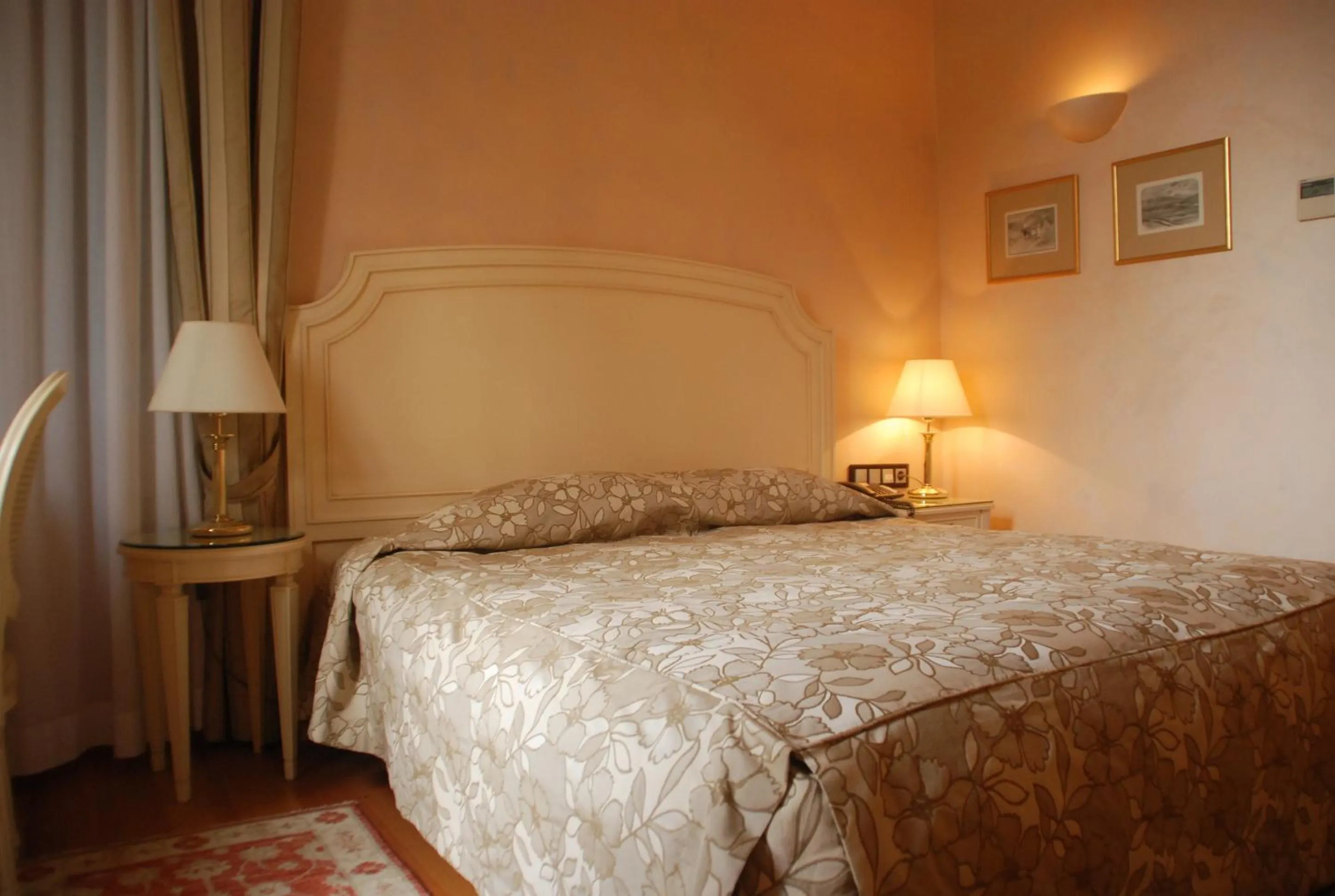 Bed in Siora Vittoria Boutique Hotel