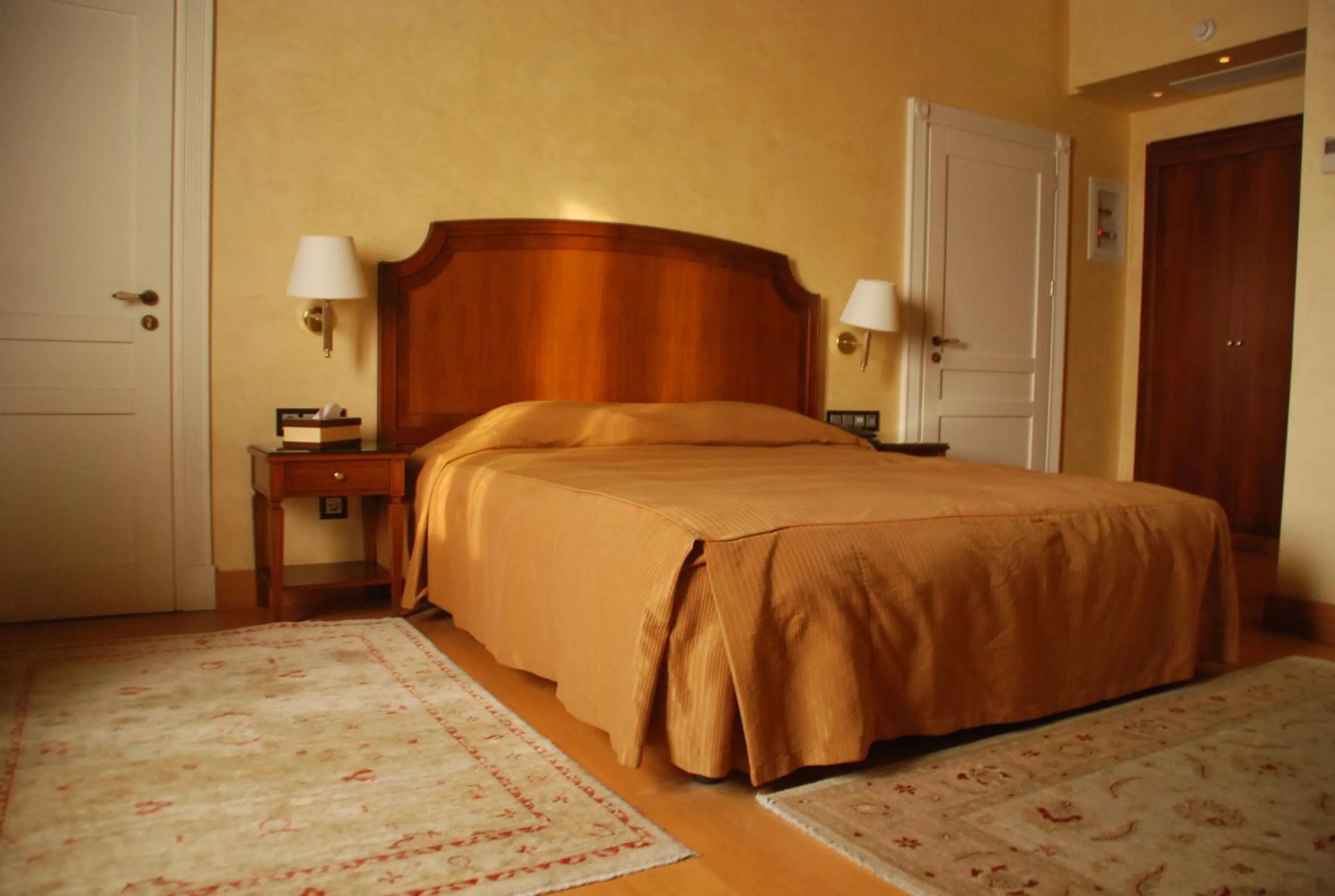 Bed in Siora Vittoria Boutique Hotel