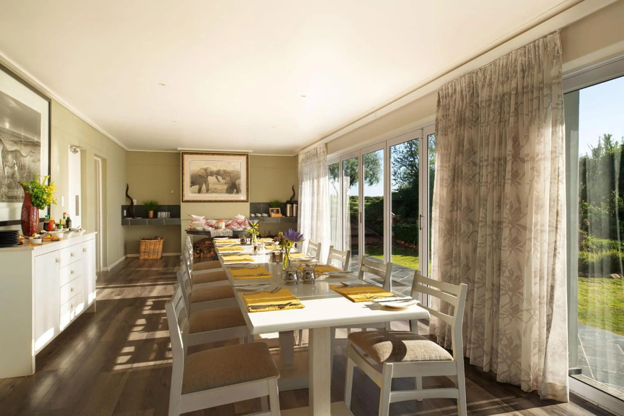 Restaurant/places to eat in Founders Lodge by Mantis