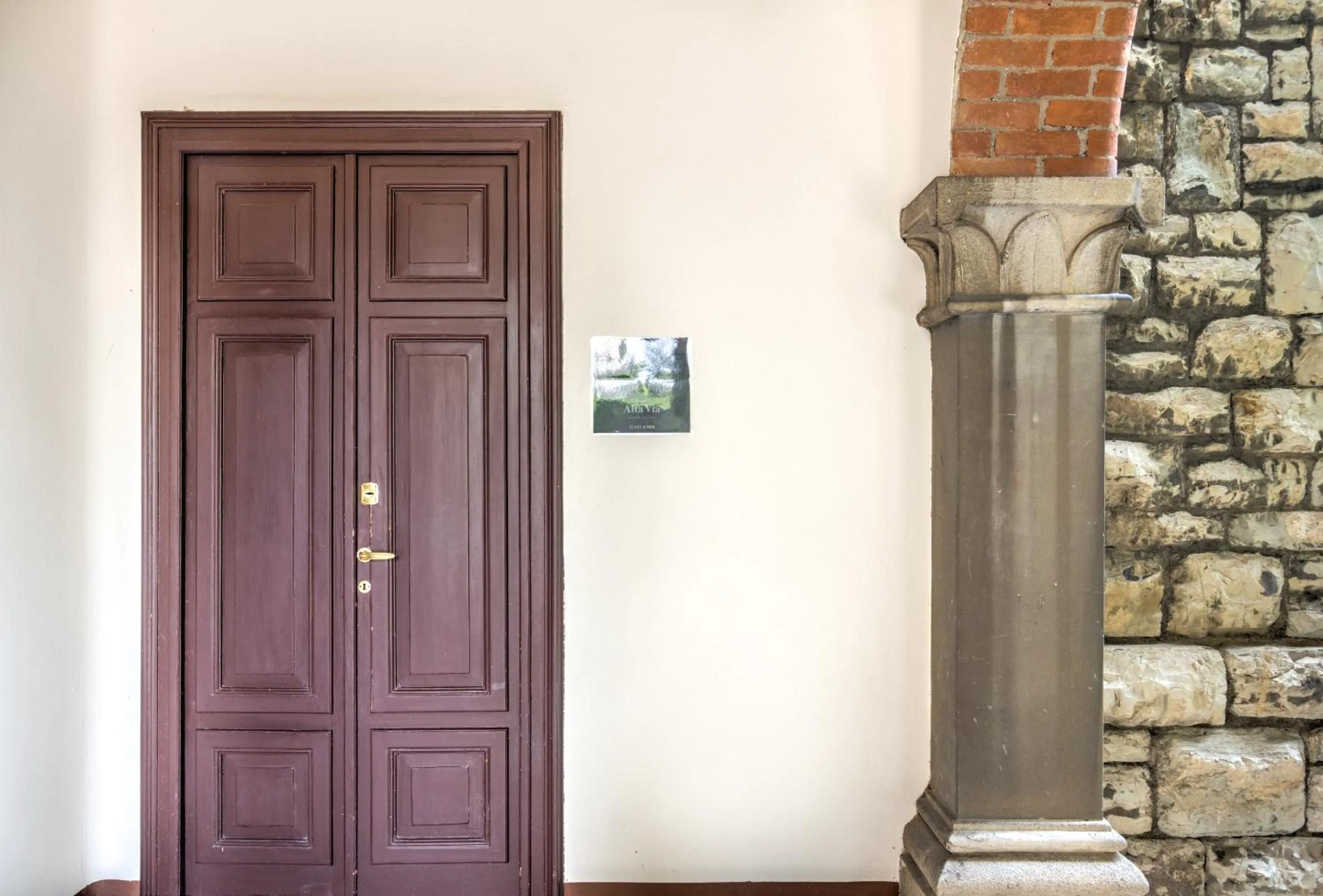 Facade/entrance in Ramé Suites