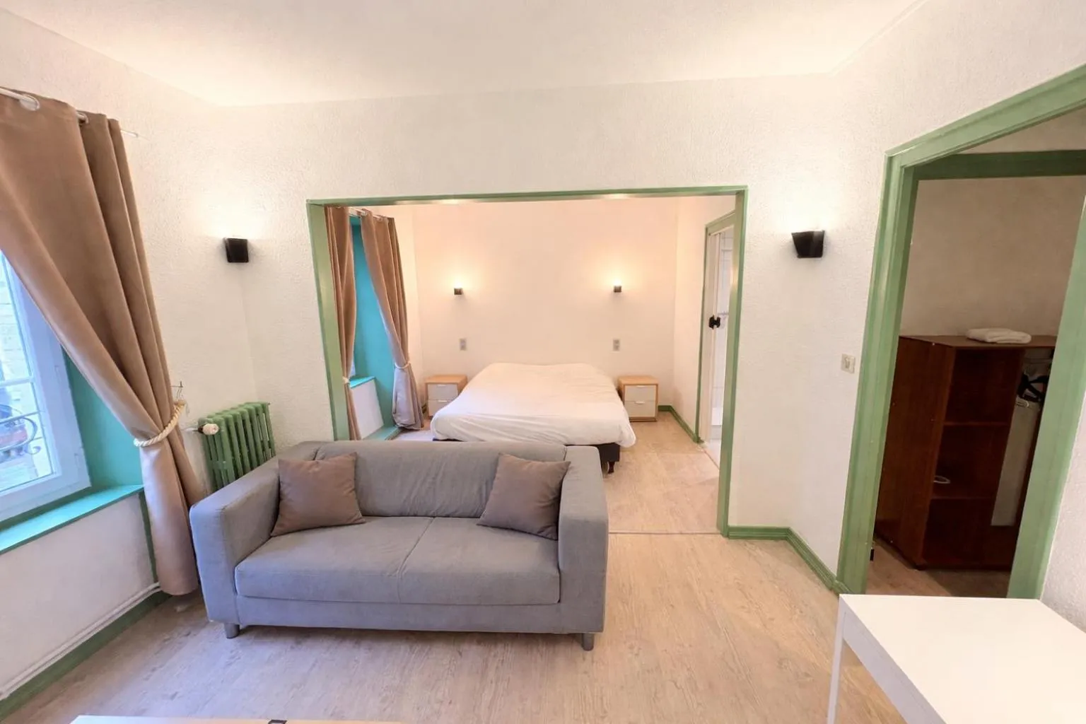 Bedroom, Bed in Le Lion d'Or