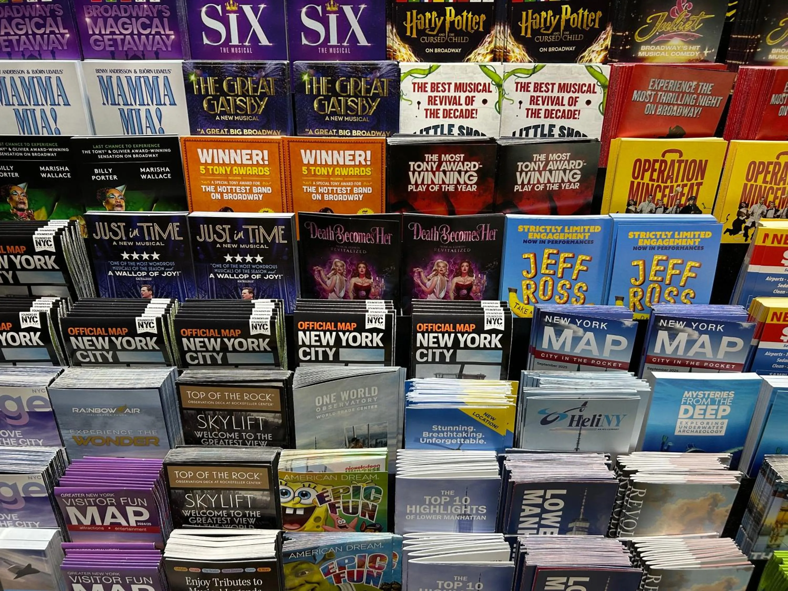 Communal lounge/ TV room in Hotel Richland LES